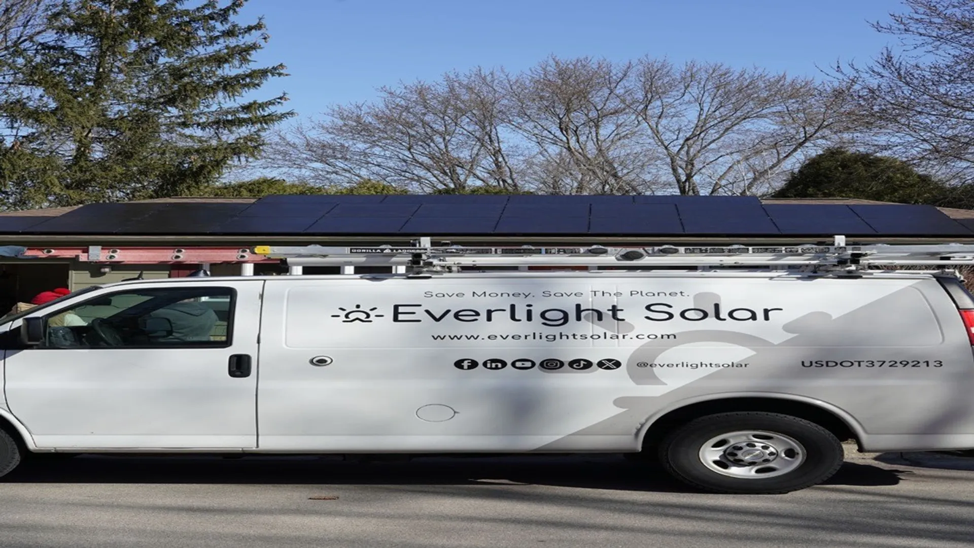 Everlight Solar won the 2025 Omaha's Choice Award for offering affordable solar solutions to homeowners in the city.