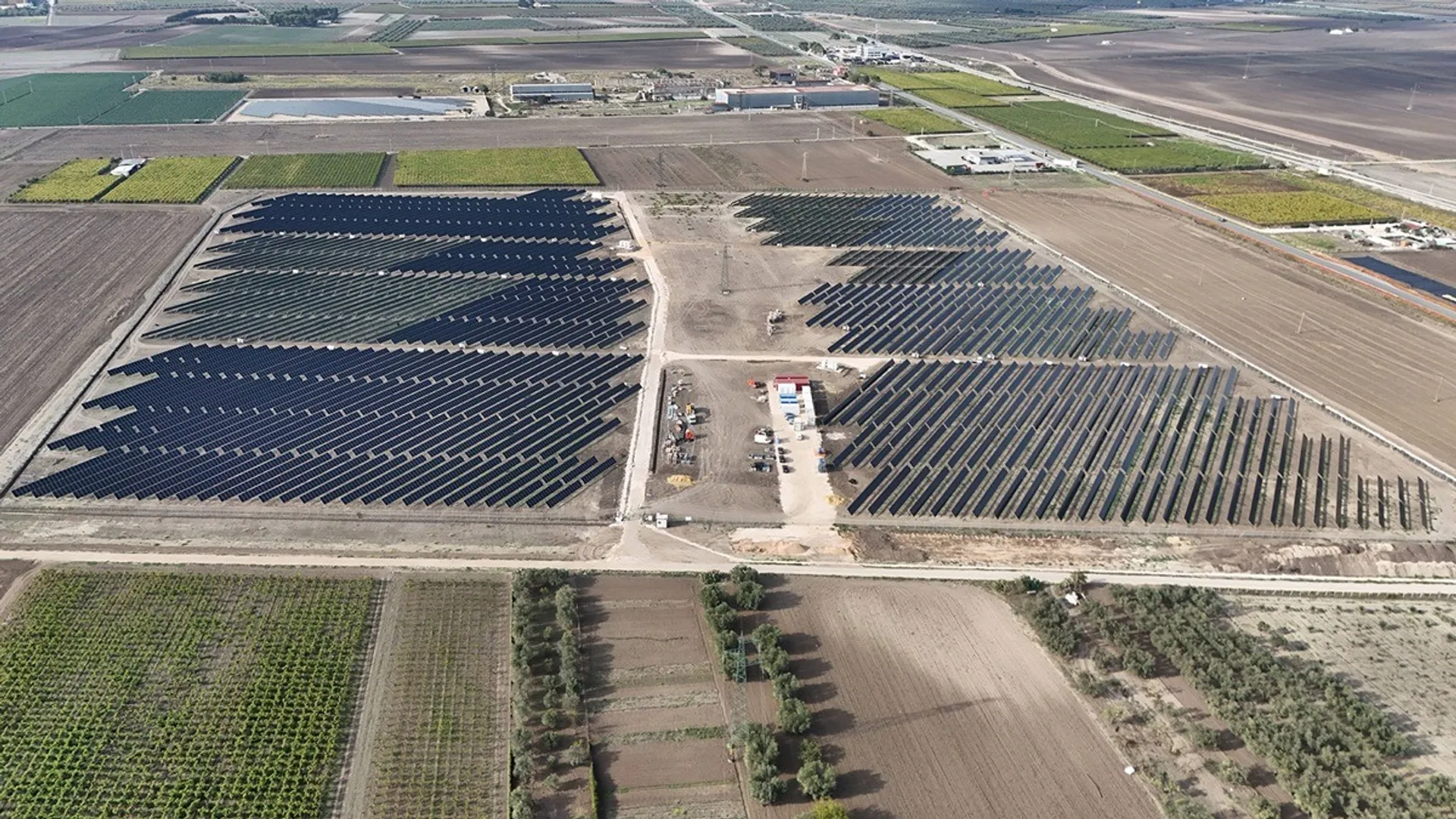 San Severo project used bifacial modules and local collaboration, supporting regional energy capacity and economic development in Puglia.