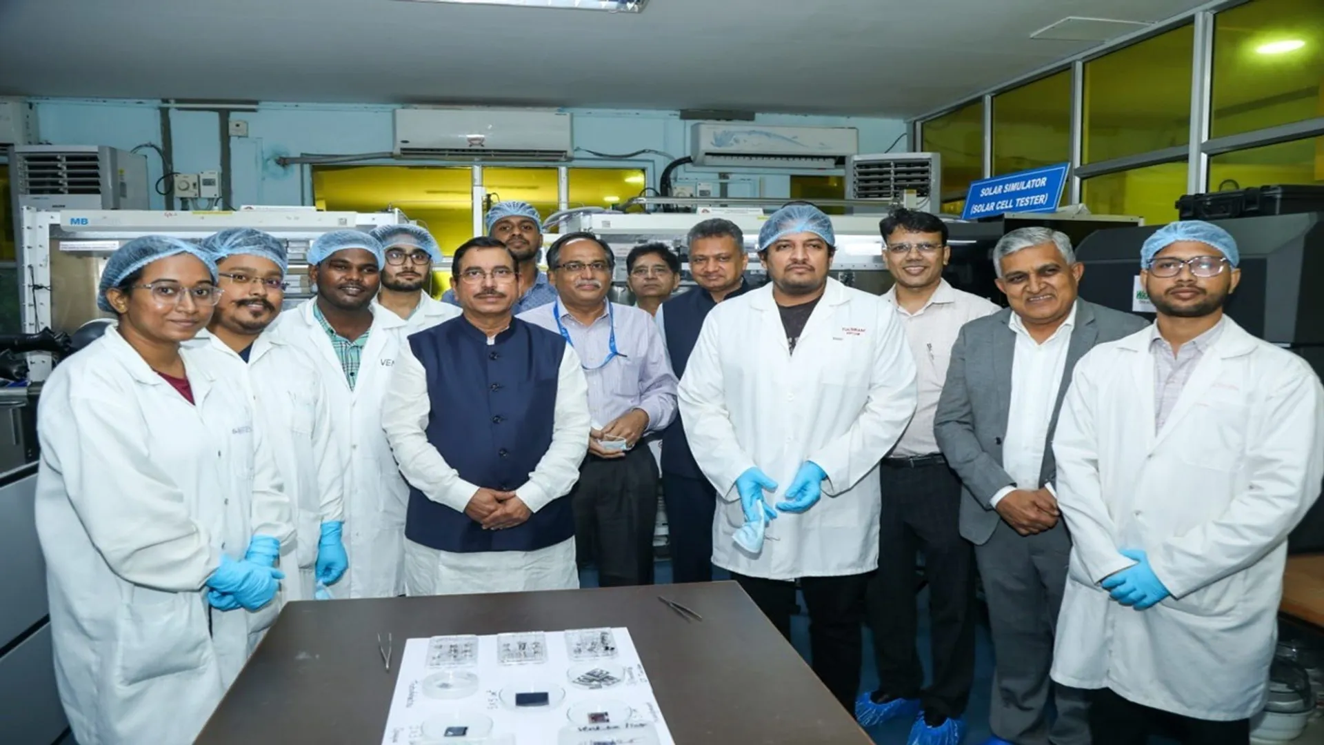 Advanced Renewable Tandem-Photovoltaics India has developed a 29.8% efficient tandem cell using monolithic silicon and CdTe-perovskite layers.
