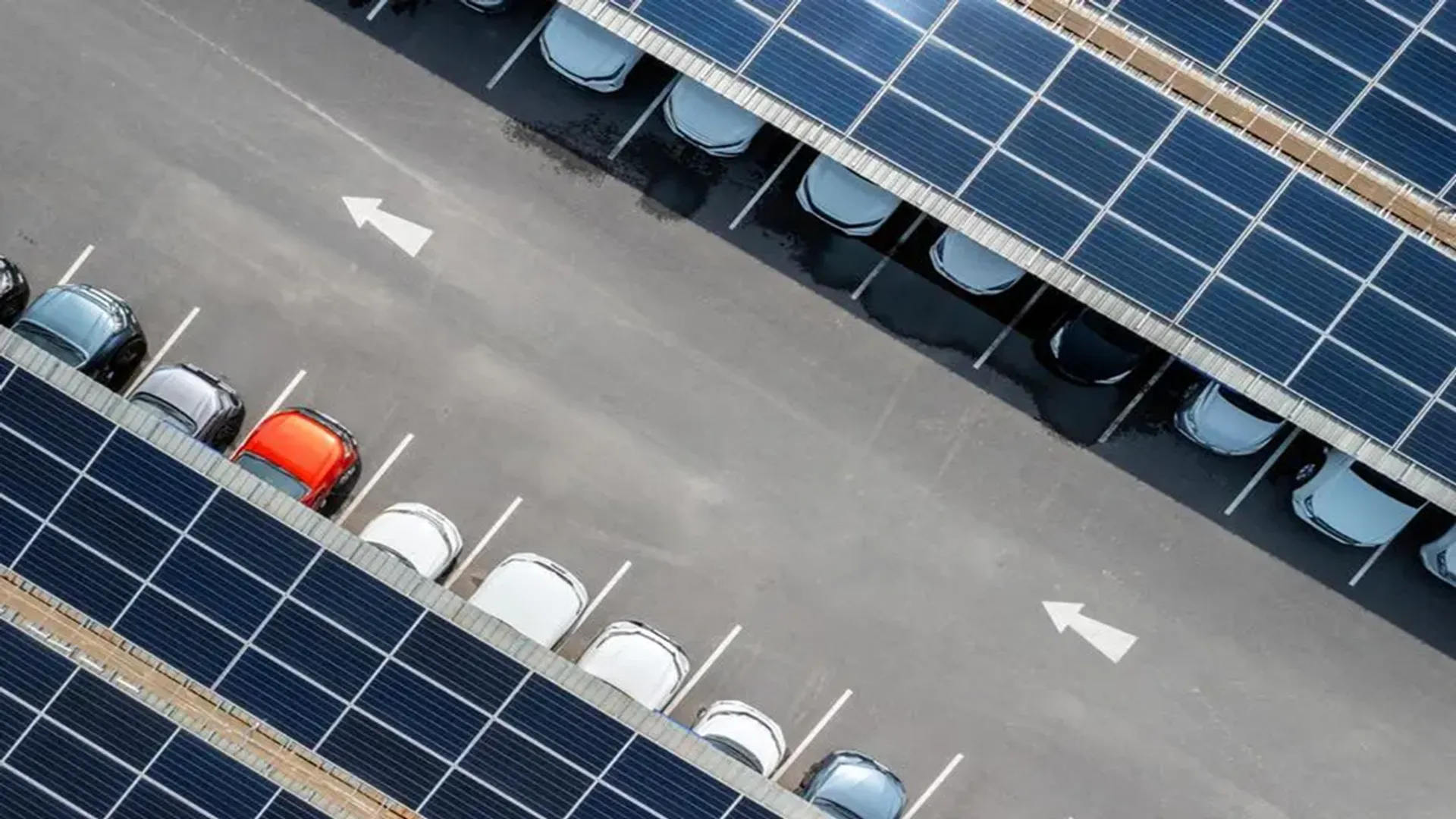 Emerge and Emirates Development Bank have collaborated to advance distributed solar projects in the UAE through combined technical expertise and financing support.