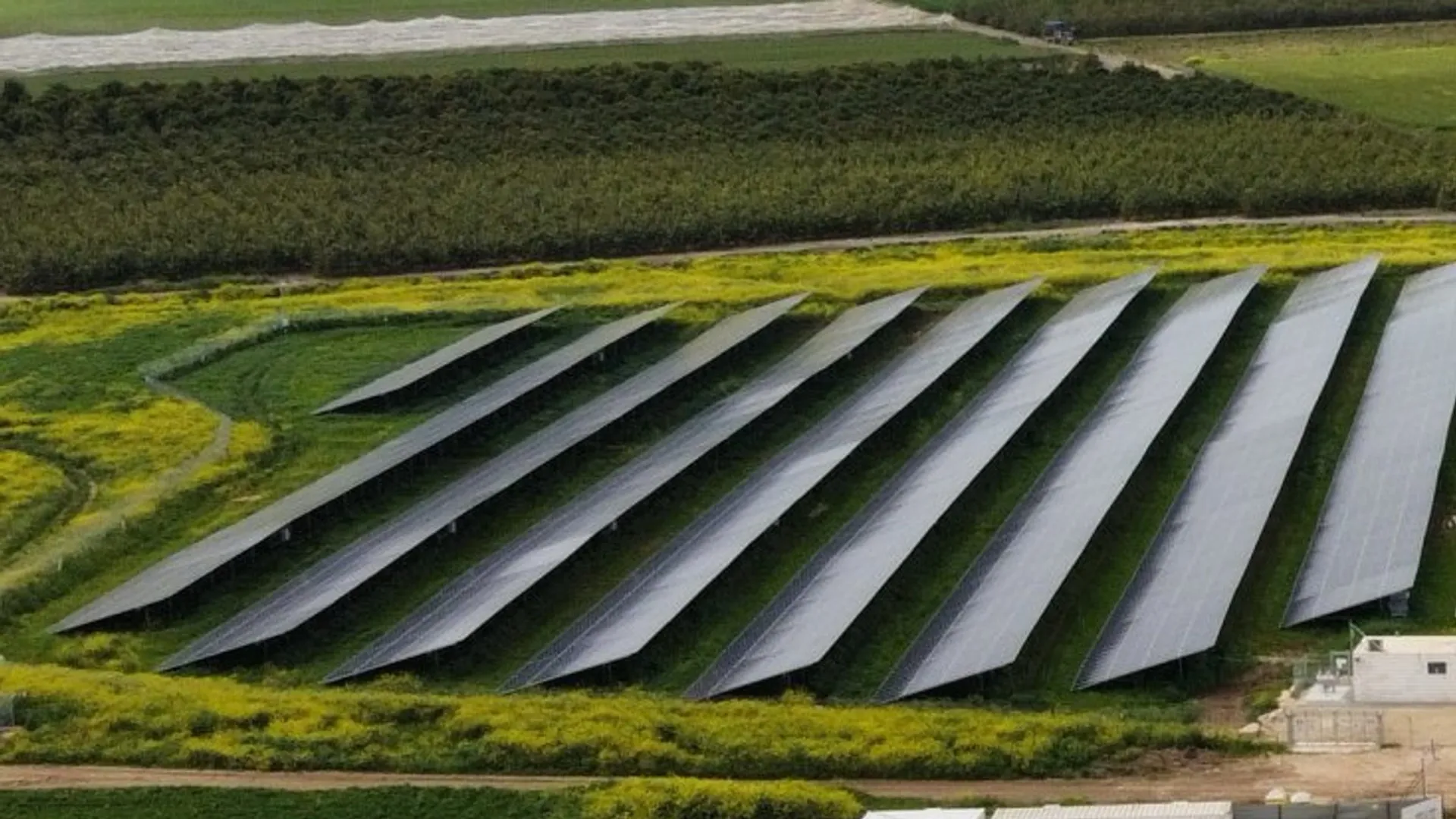 A leading US corporation is purchasing all Lambs Draw facility's energy under the agreement.