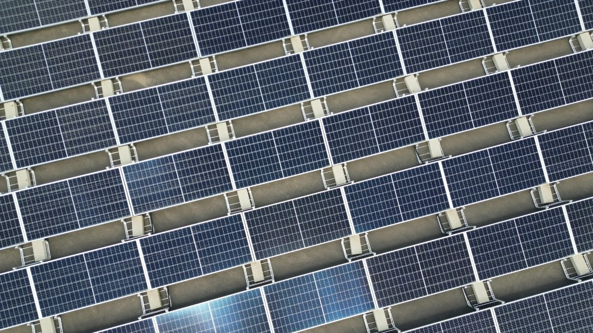 The tender specifies tariff-based competitive bidding for grid-connected PV capacity development.