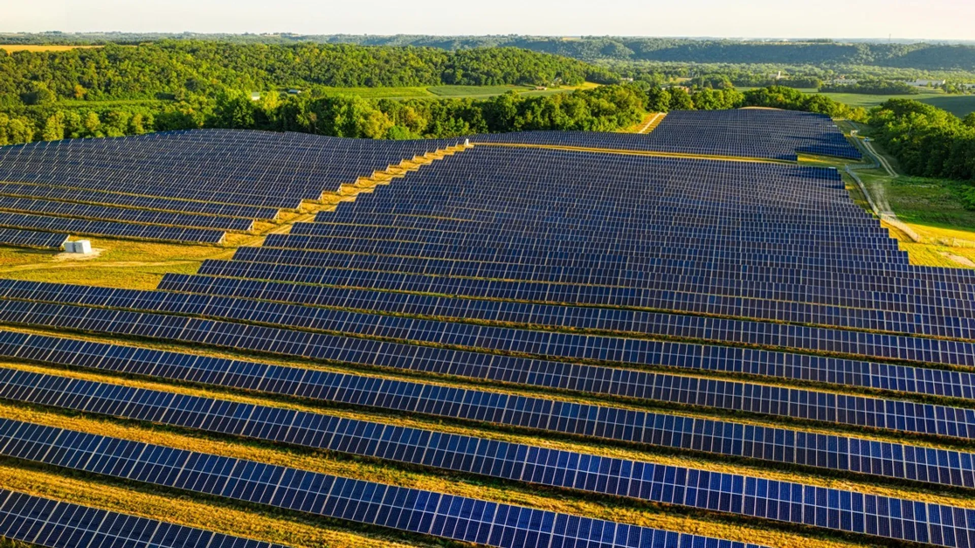 The transaction includes Intersect’s team and multiple gigawatts of energy and data center projects.