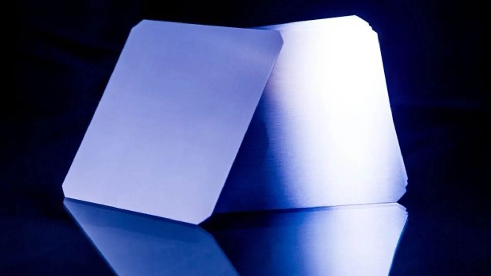 LONGi Green Energy Technology has scheduled mass production of base-metal PV cells to begin in the second quarter.