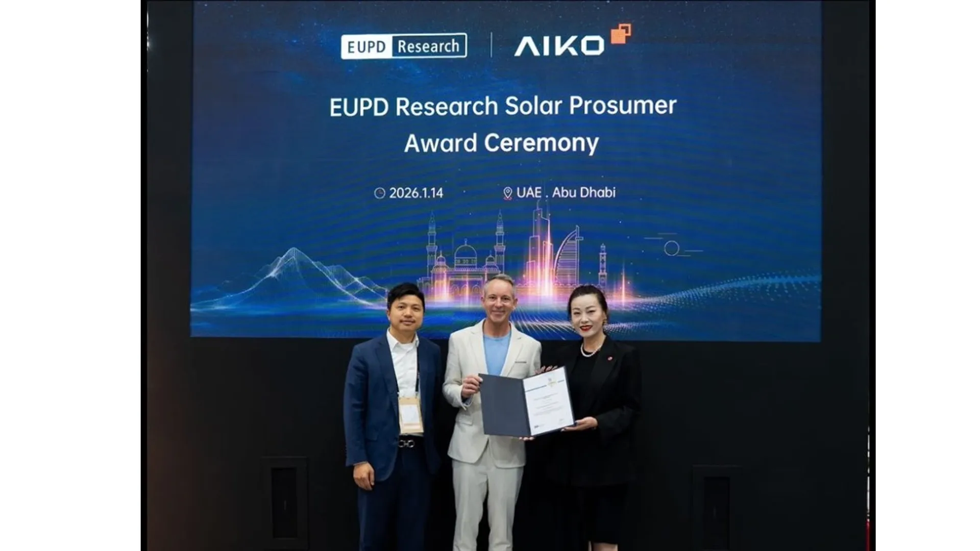 The SolarProsumerAward is positioned as a data-driven distinction grounded in verified customer feedback.