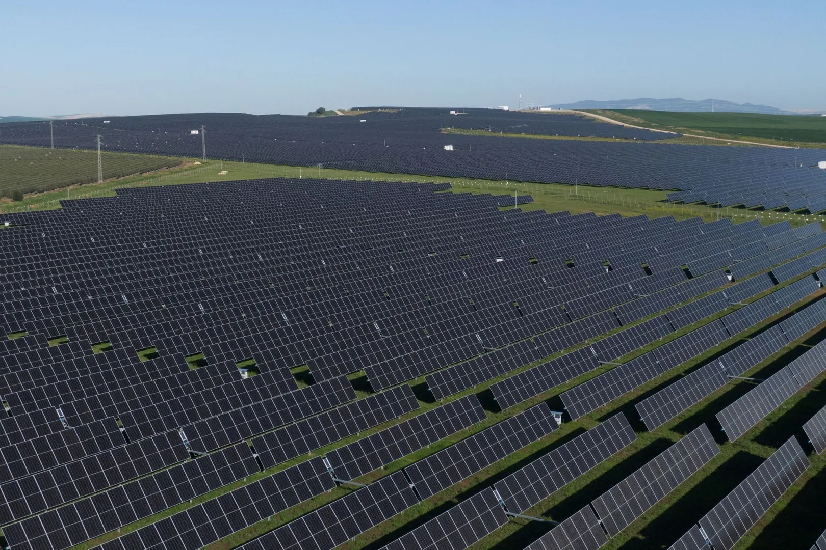 Casares I-III in Málaga and a 212 MW Valencia plant were secured by OHLA.