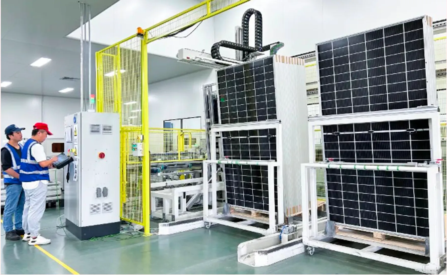 Golden Photovoltaic ships HJT modules for desert project