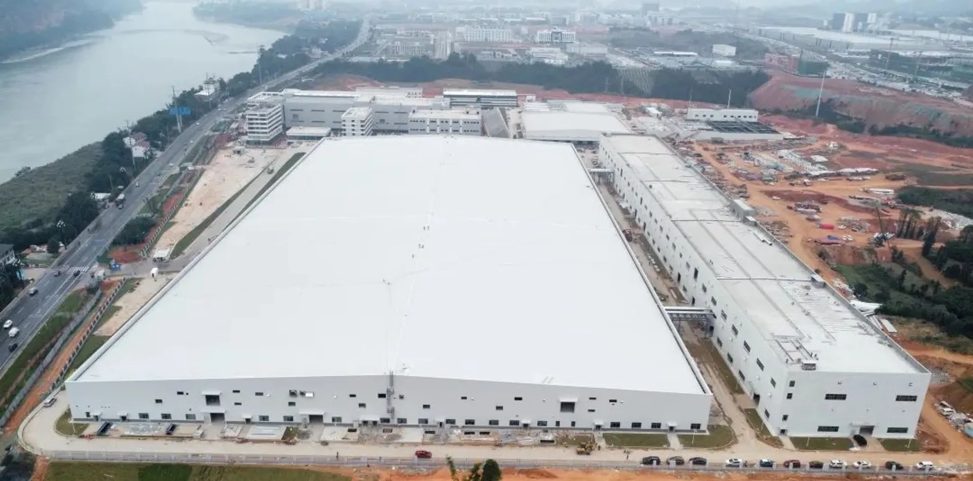 Gaoche's Yibin project achieves success with the first silicon wafer