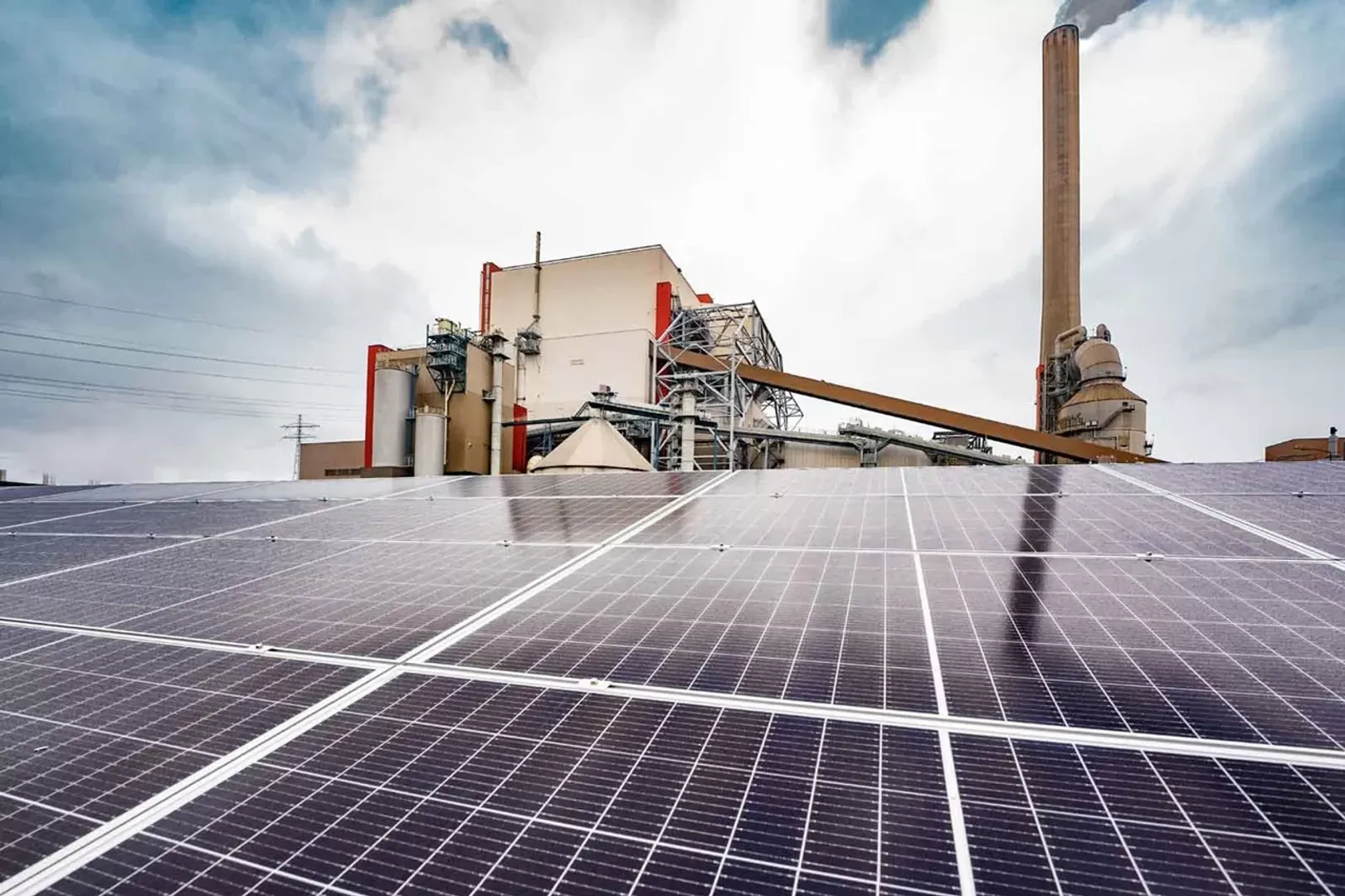 RWE inks first UK solar power deal