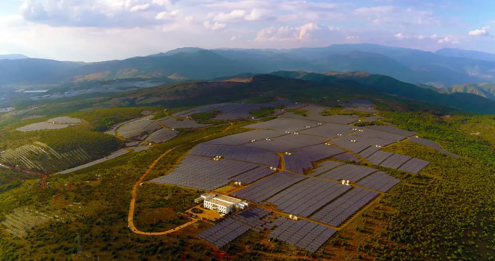 Sembcorp signs 18-Year PPAs with Equinix