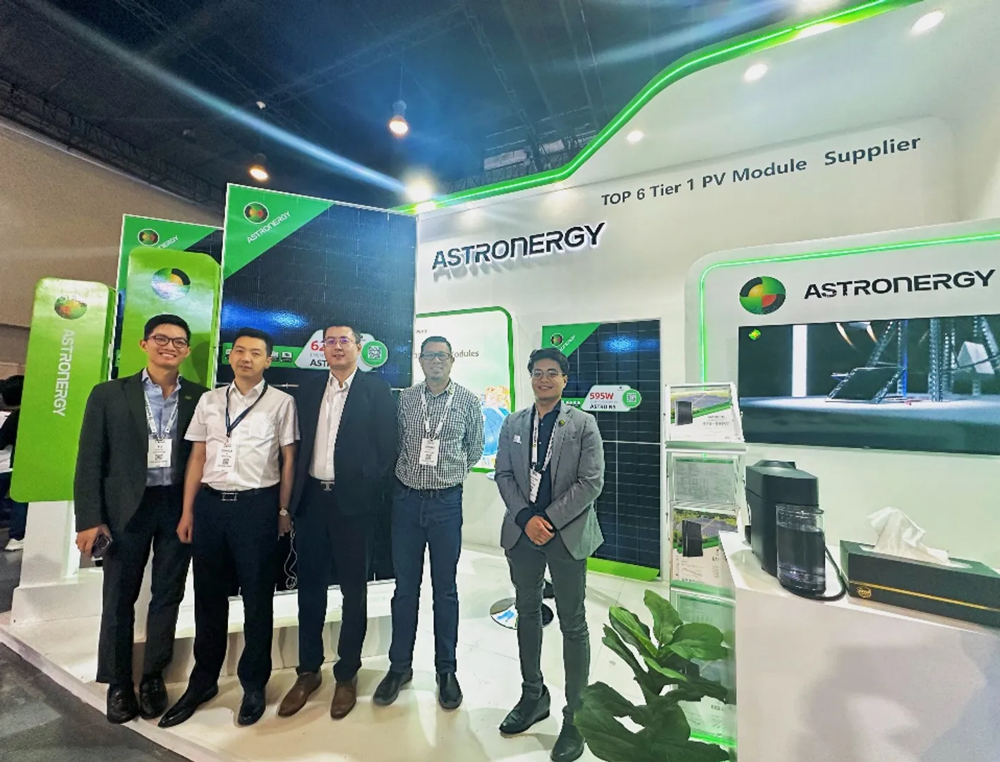 Astronergy showcases ASTRO N at Manila event