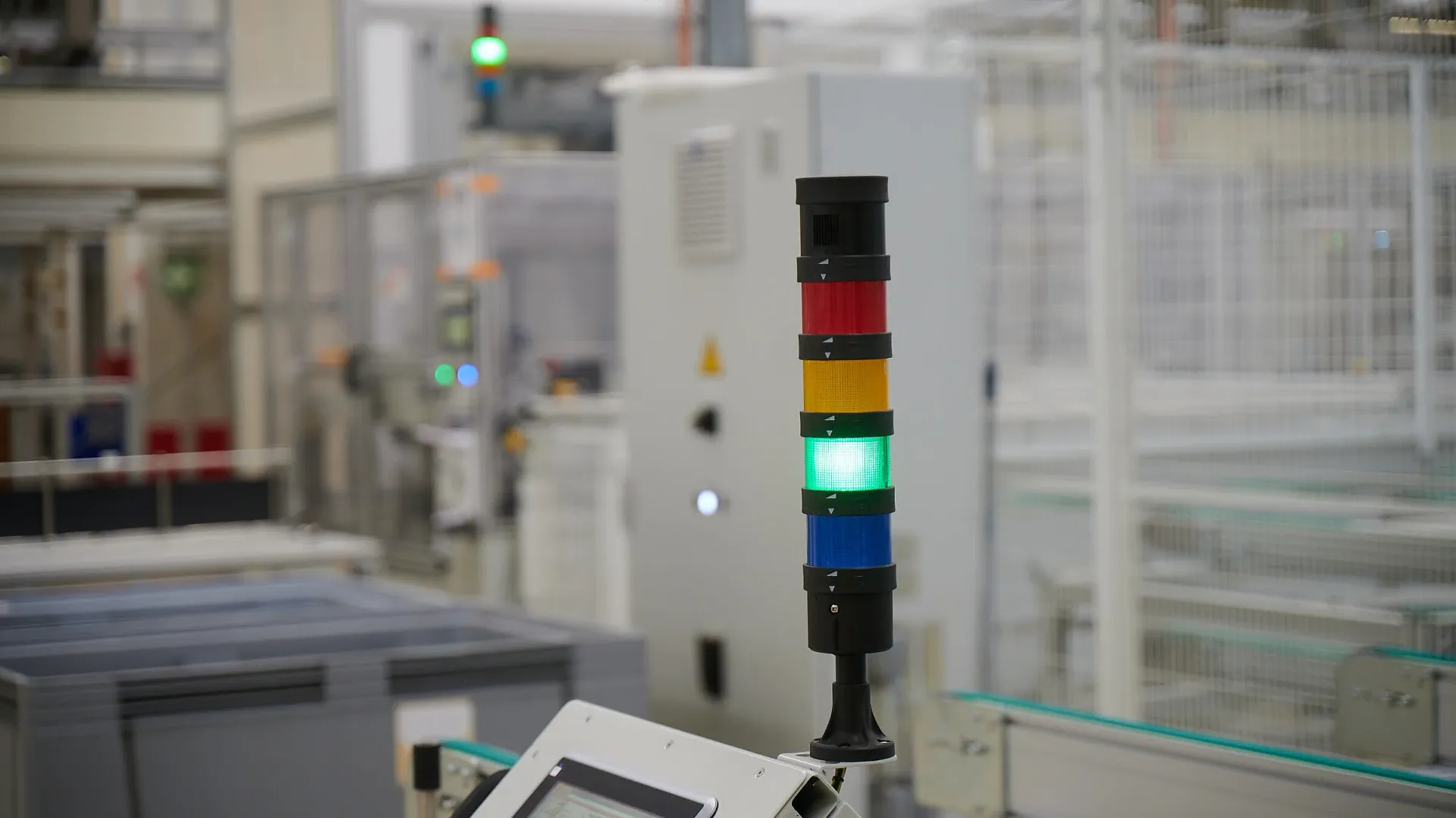 Meyer Burger begins production at Arizona solar plant