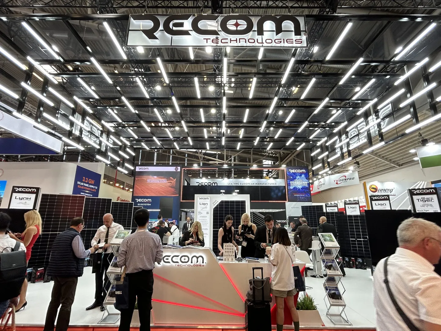 High-Efficiency RECOM modules debut
