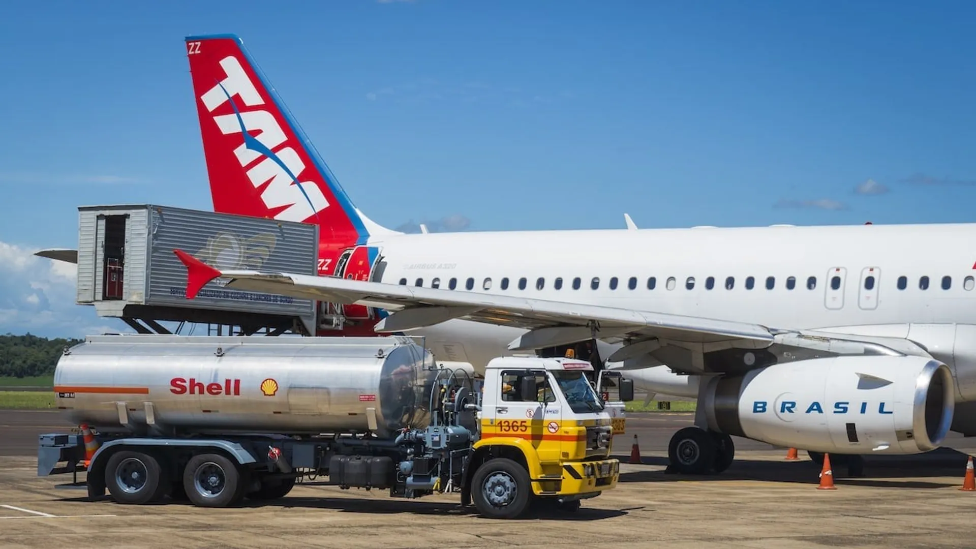 what-fuel-aeroplanes