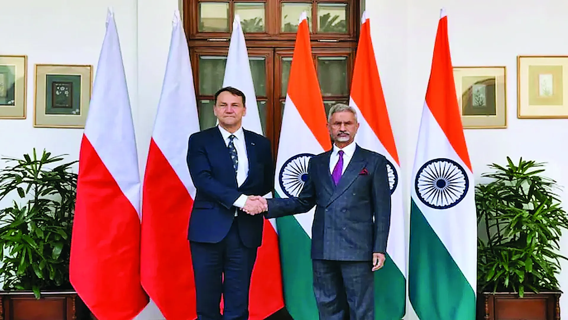 S-Jaishankar-With-Poland-Leader