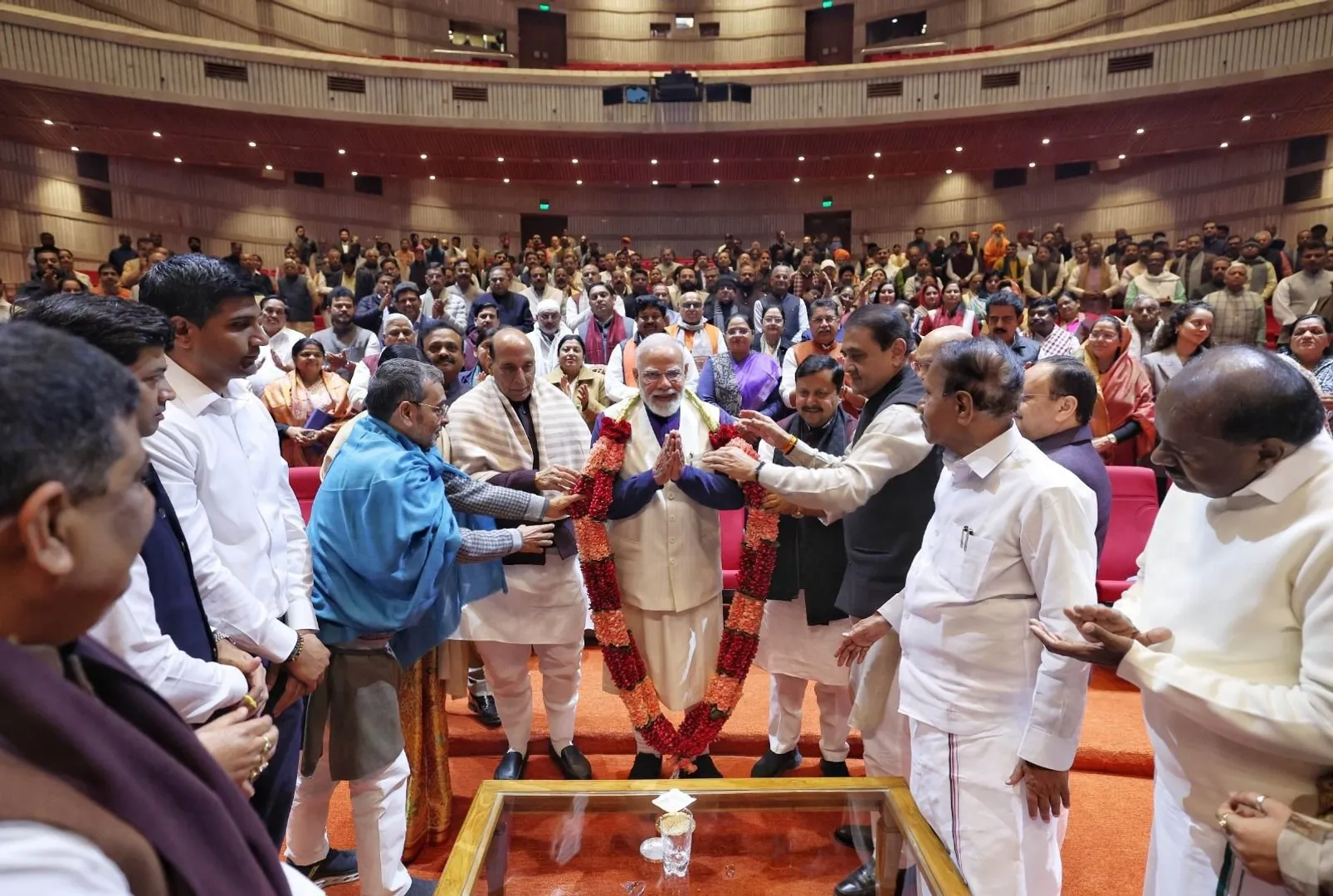 pm modi in NDA meeting