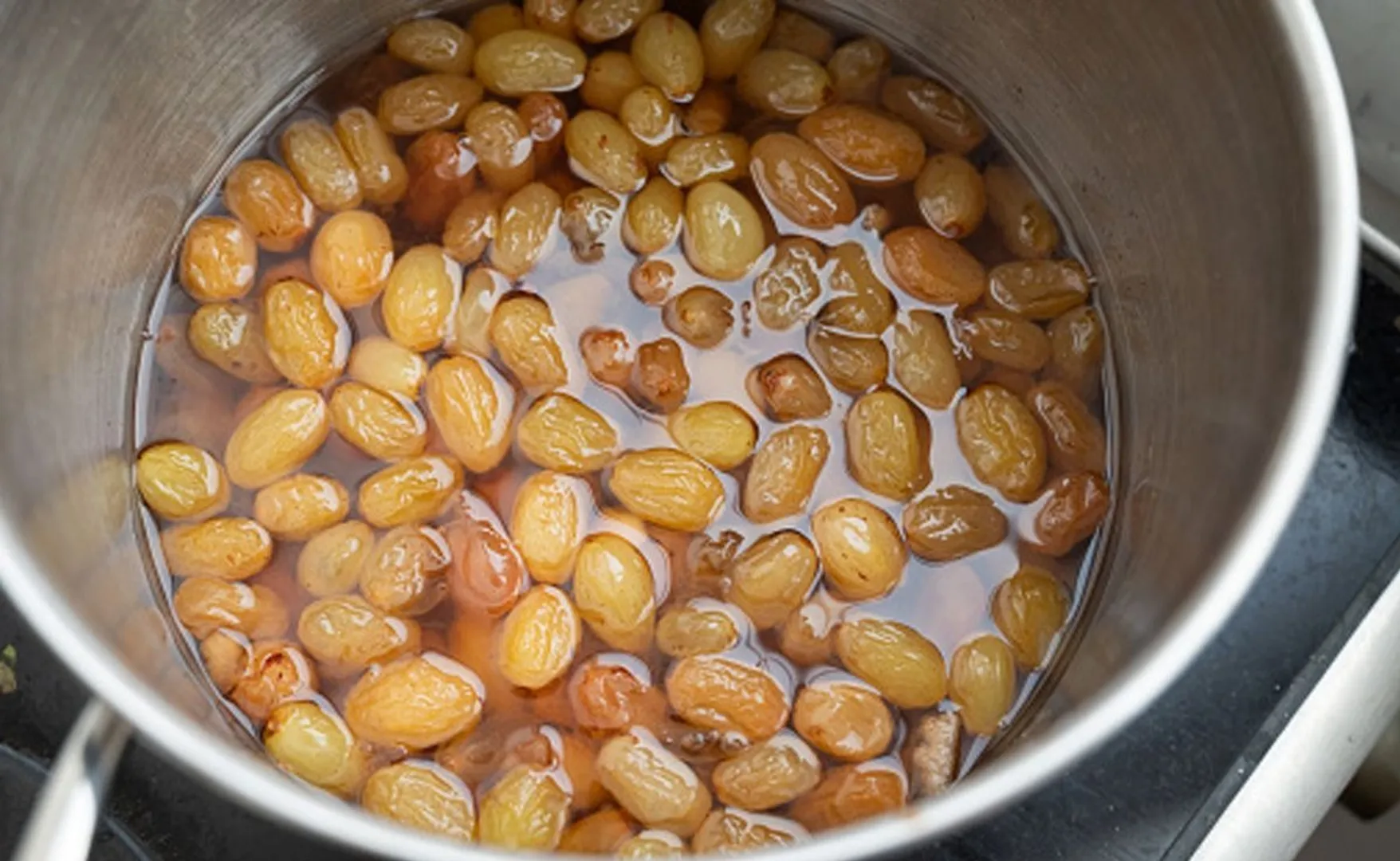 भीगी किशमिश