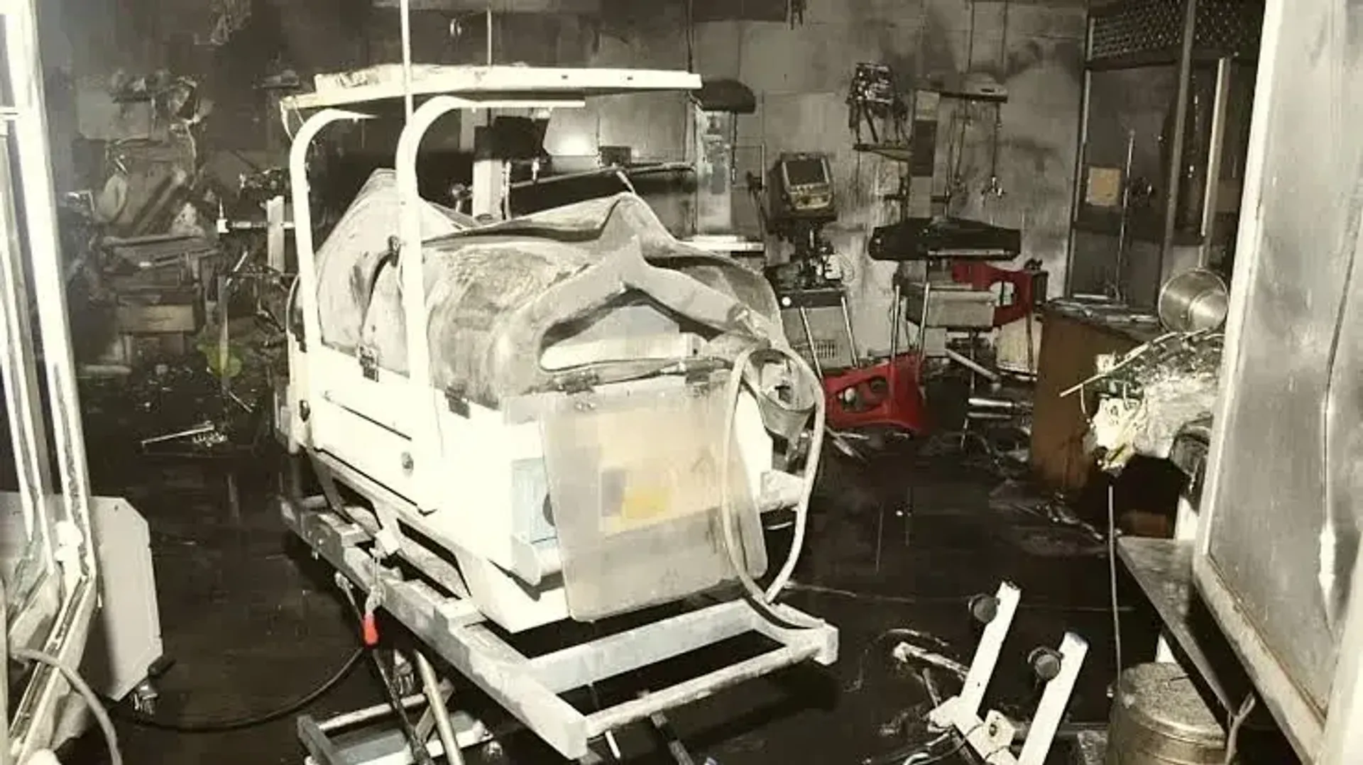 झांसी मेडिकल कॉलेज अग्निकांड: 10 नवजात जिंदा जले, 16 की हालत नाजुक