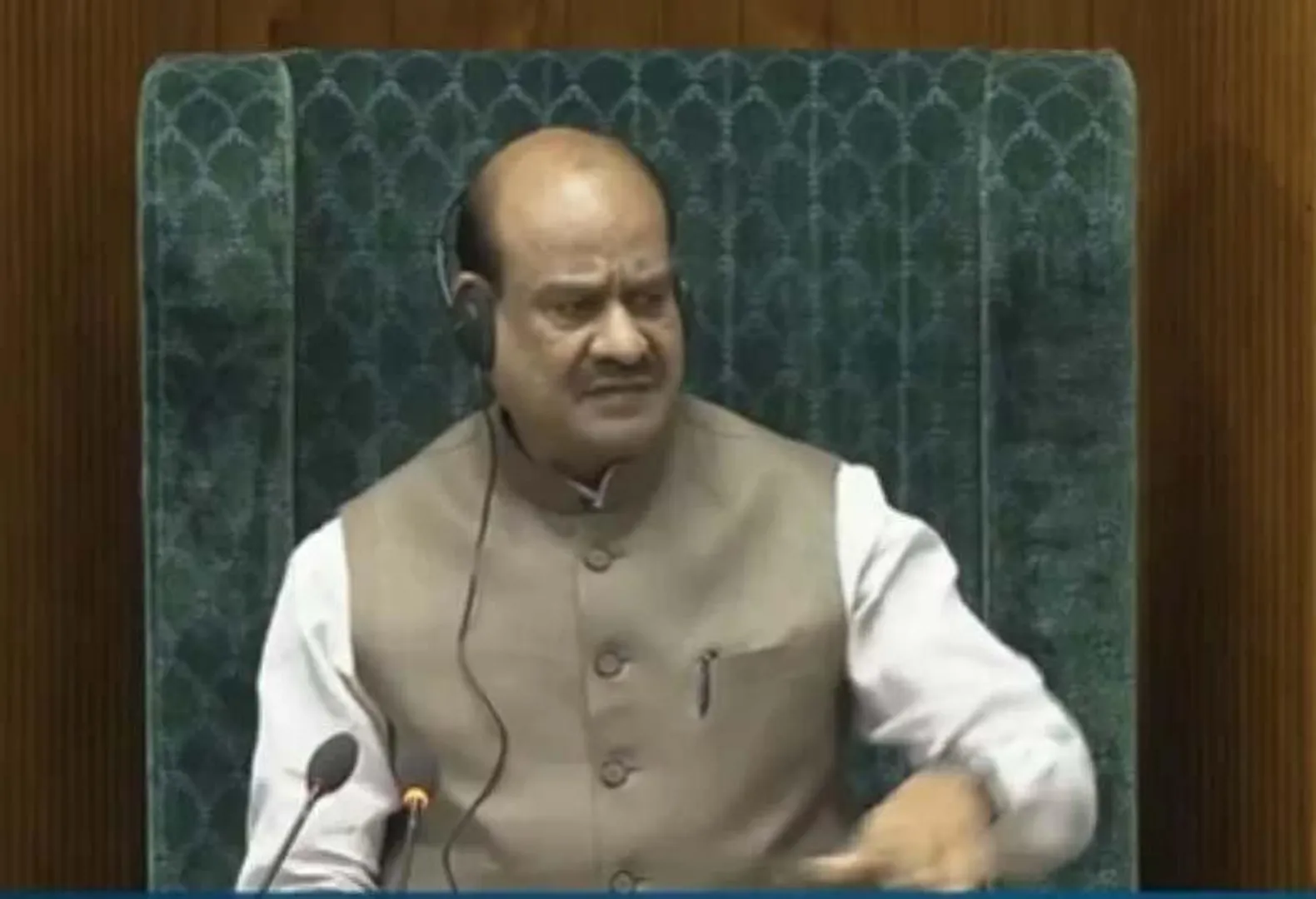 लोकसभा और राज्यसभा की कार्यवाही कल तक के लिए स्थगित