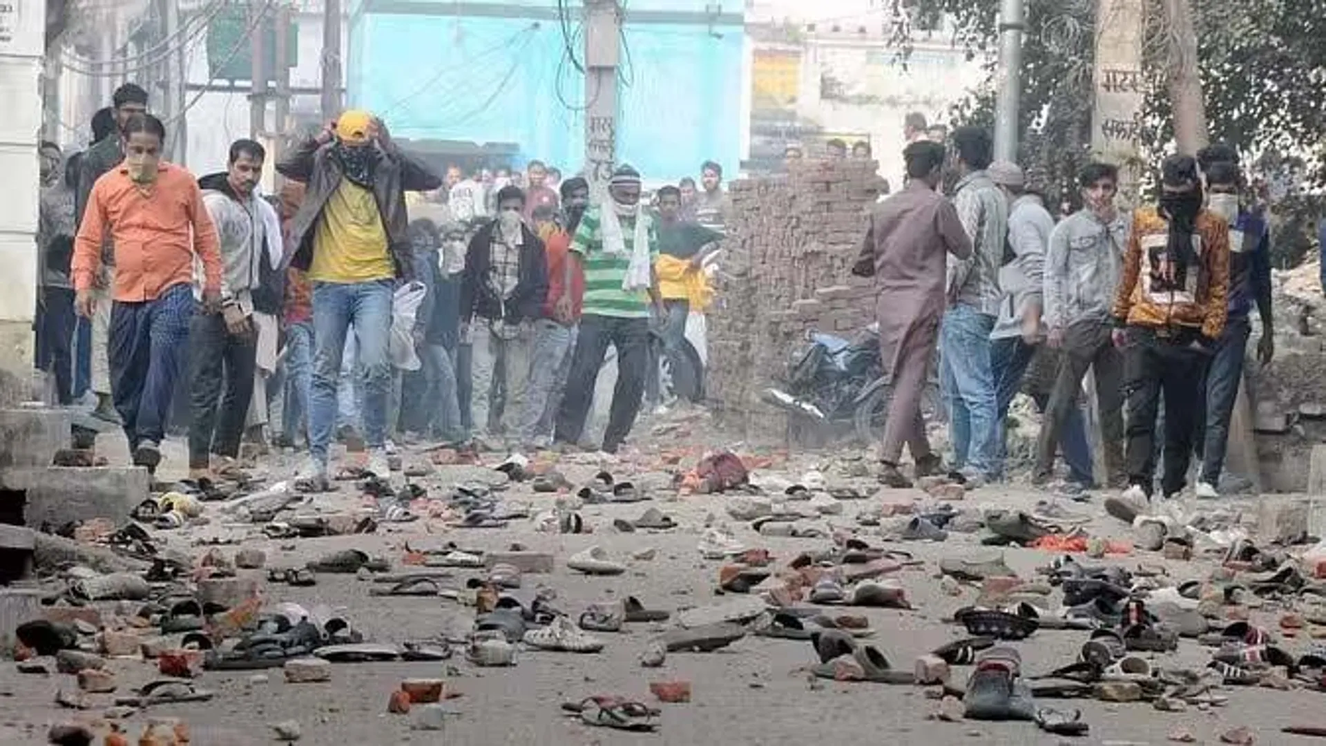 बख्शे नहीं जाएंगे उपद्रवी… सार्वजनिक जगहों पर लगेंगे पत्थरबाजों के पोस्टर