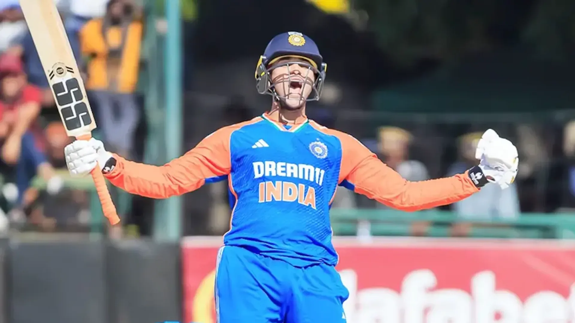 अभिषेक शर्मा ने 35 गेंदों में शतक बनाकर उर्विल पटेल की बराबरी की"