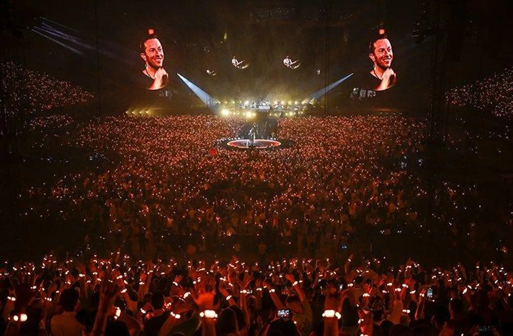 Coldplay Concert in Ahmedabad: 2 Lakh Fans, 3800 Police, and Top-Notch Security