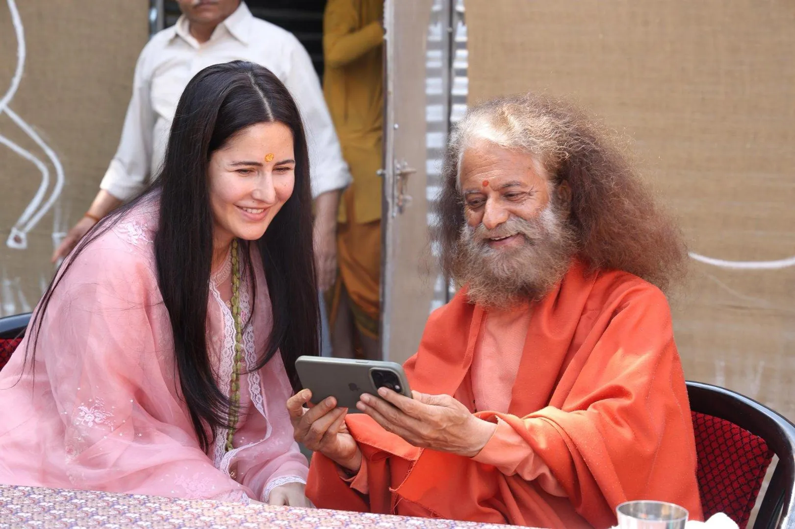 "mahakumbh-2025-43rd-day-sangam-bollywood-leaders"