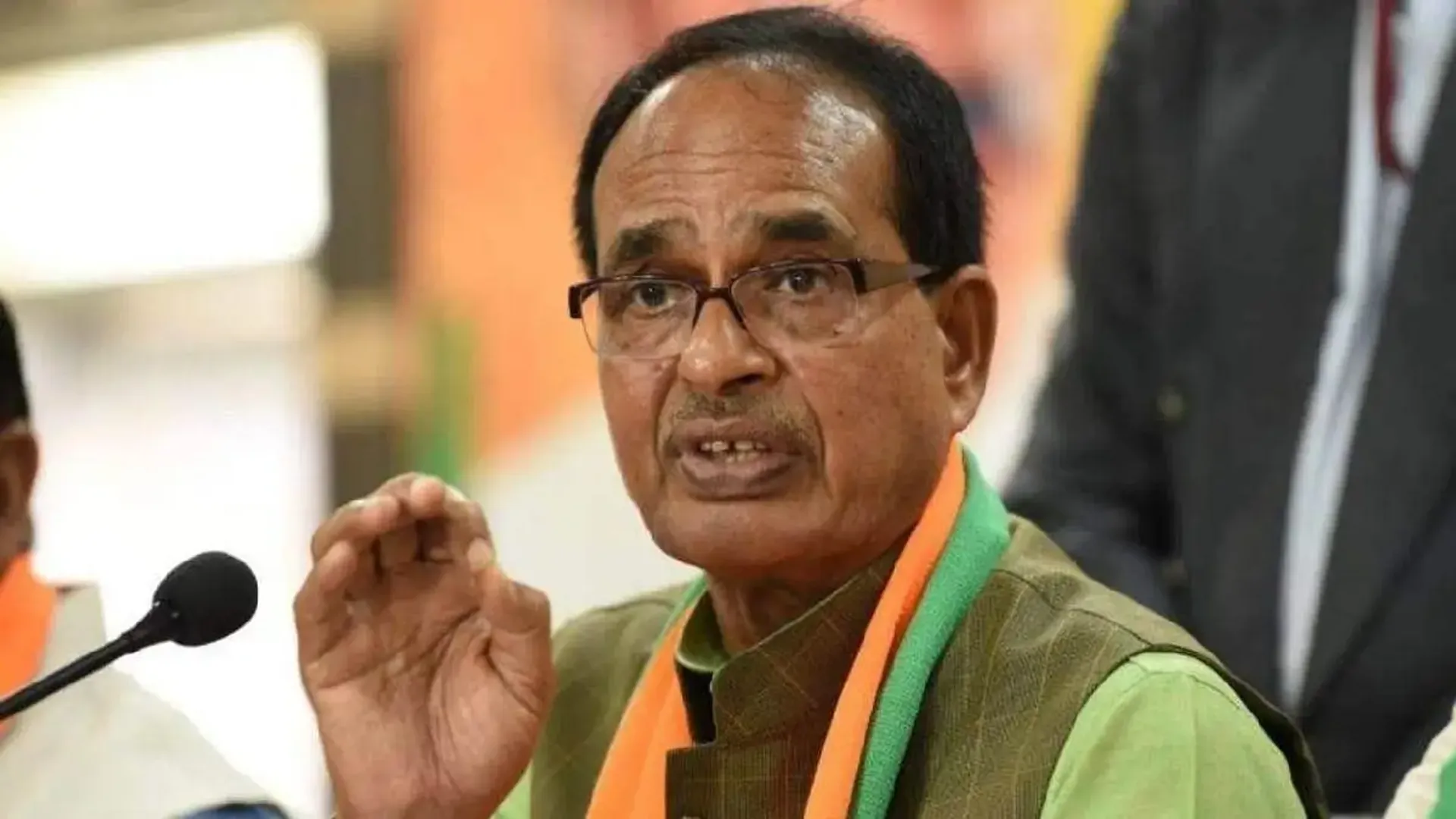 **air-india-shivraj-singh-chouhan-broken-seat-controversy**