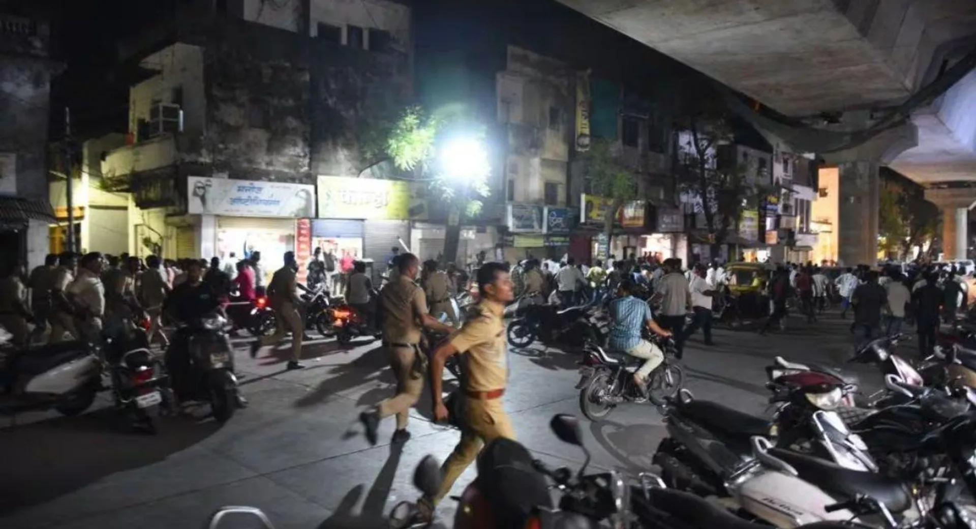 nagpur-curfew-aurangzeb-tomb-violence