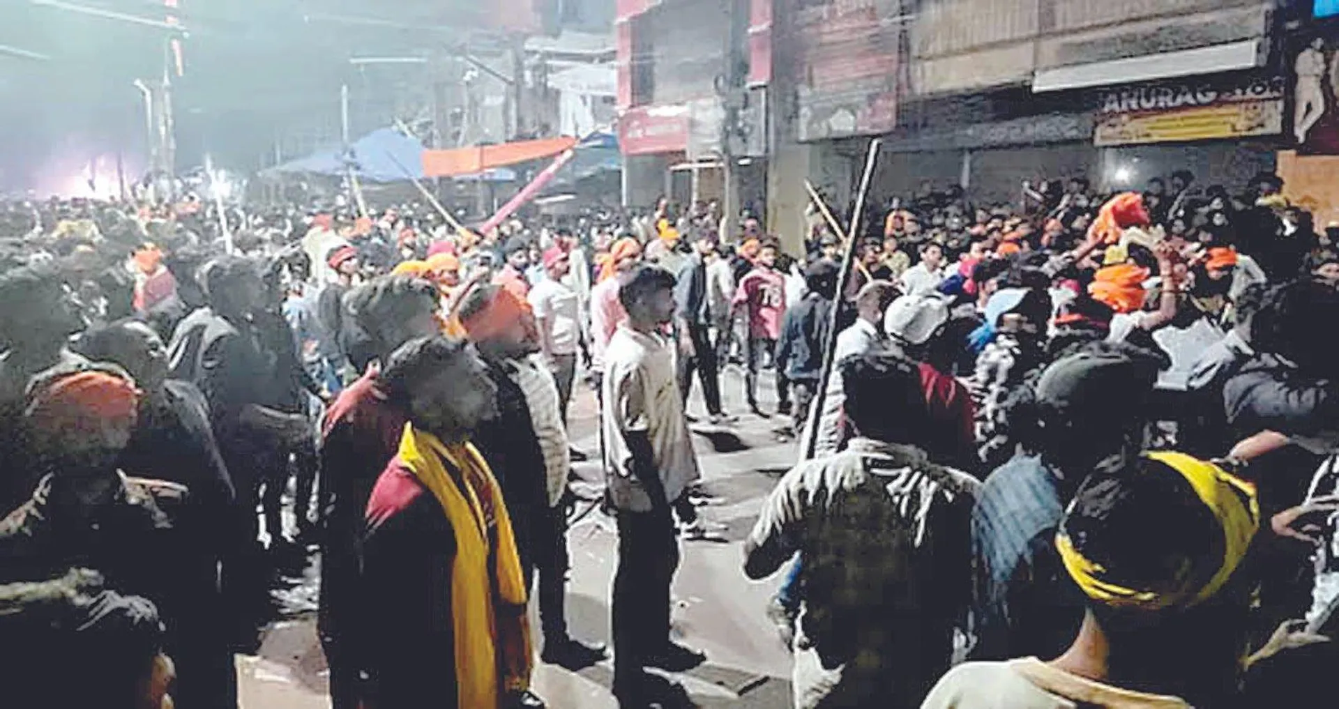 हजारीबाग में रामनवमी जुलूस पर पथराव