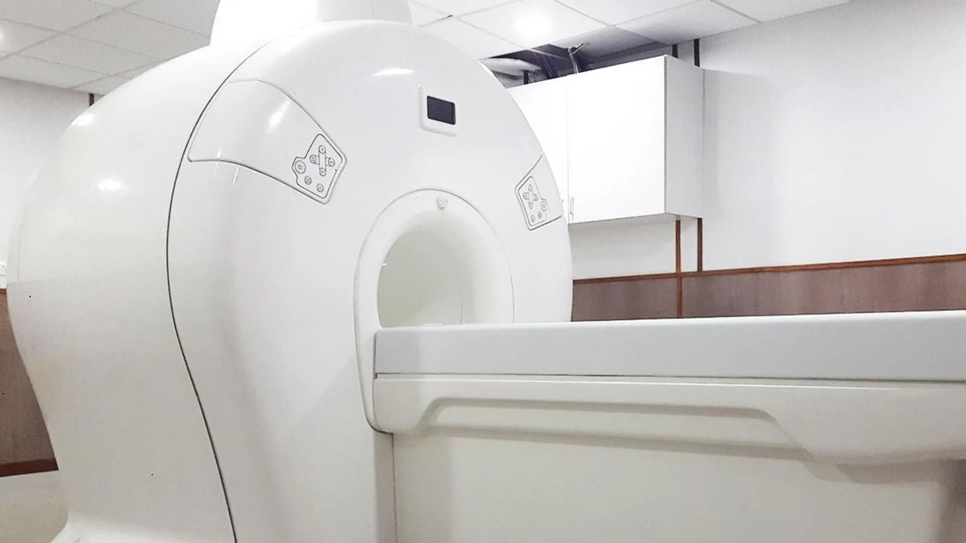 indias-first-indigenous-mri-machine-aiims-delhi
