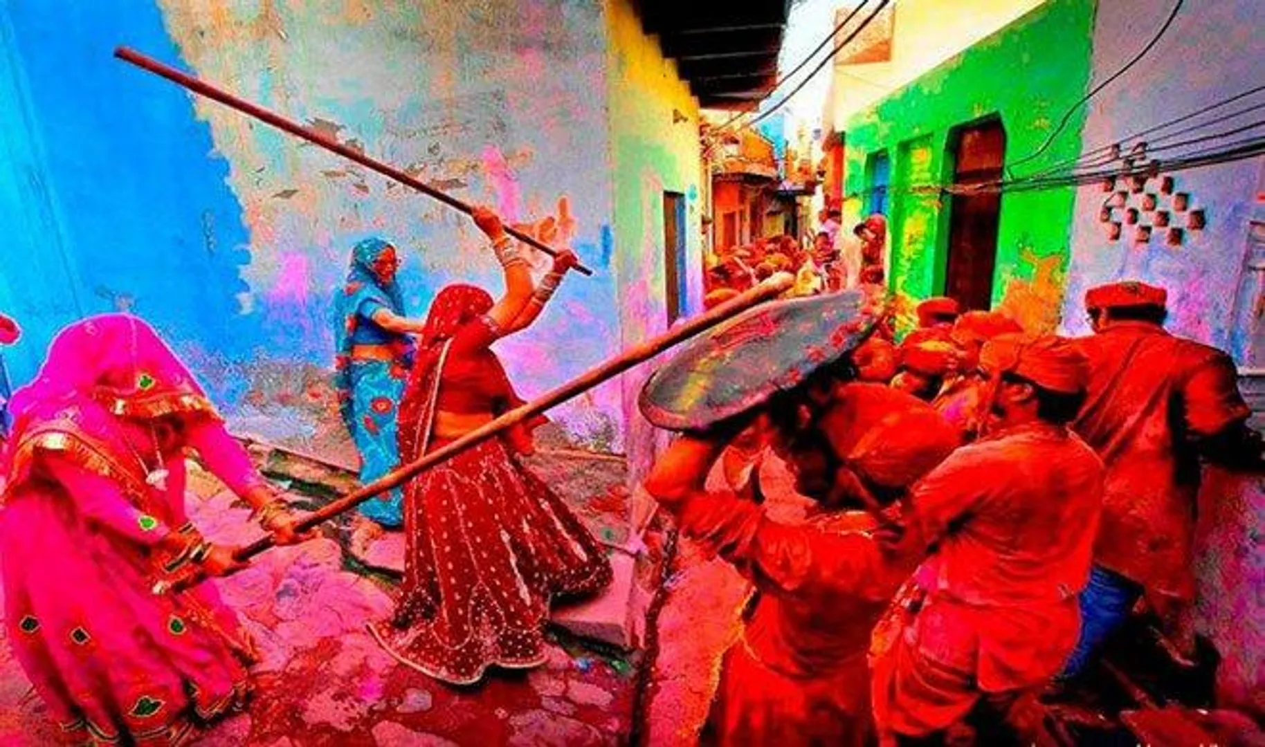 बरसाना होली 2025: हुरियारों ने अबीर-गुलाल उड़ाए, राधा रानी की सखियों ने नृत्य किया, और श्रद्धालुओं के बीच हजारों किलो लड्डू लुटाए गए।