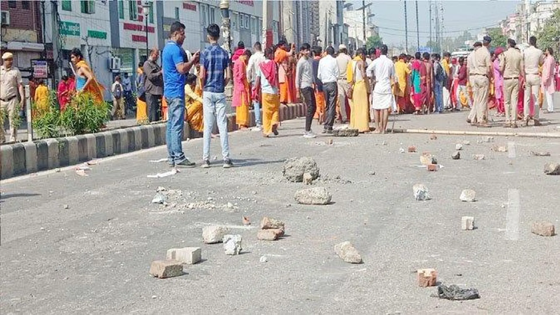 कुरुक्षेत्र महायज्ञ में विवाद: भोजन को लेकर बवाल, गोलीबारी में दो घायल