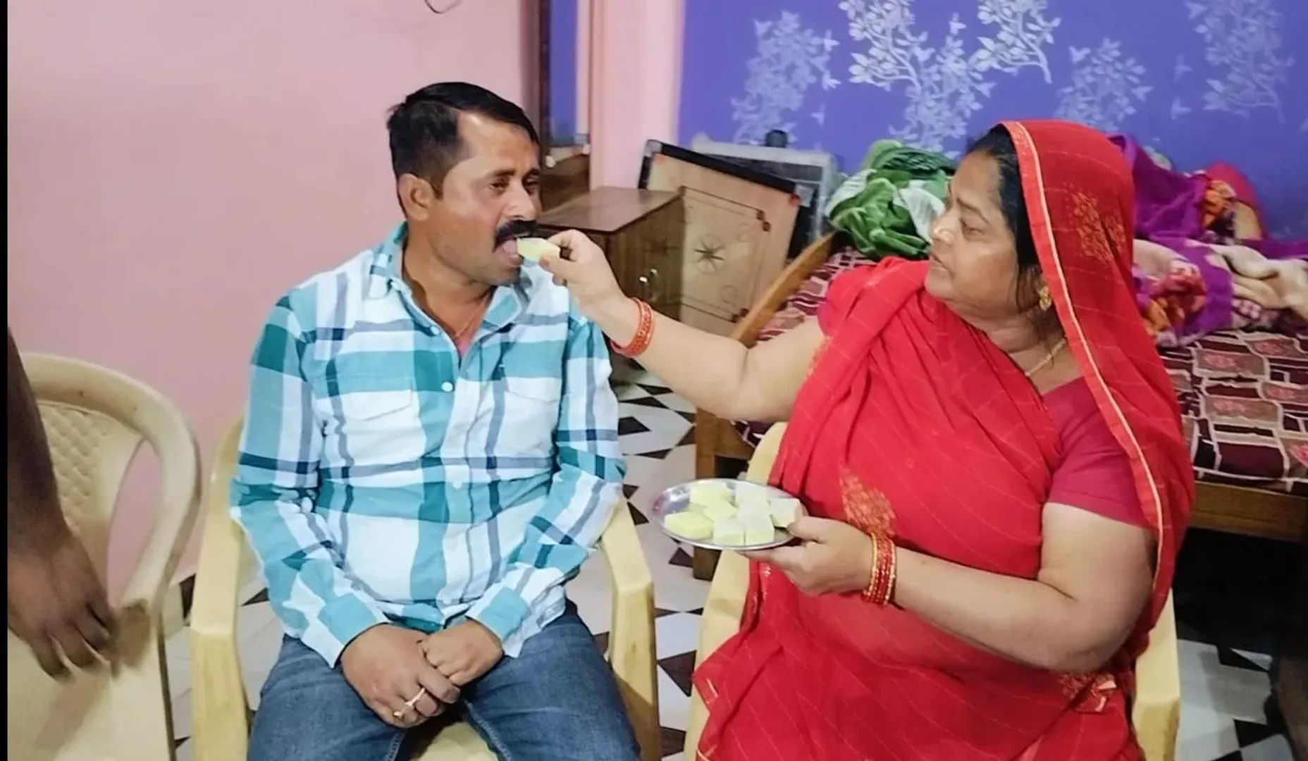 mahakumbh-boatmen-family-earned-30-crore-cm-yogi-praised