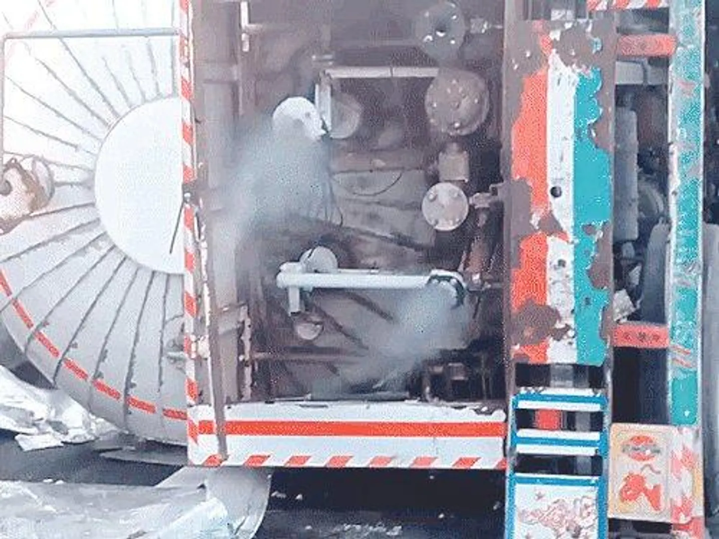 जहरीली गैस का टैंकर पलटा कार्बन डाई ऑक्साइड रिसाव से हड़कंप मचा