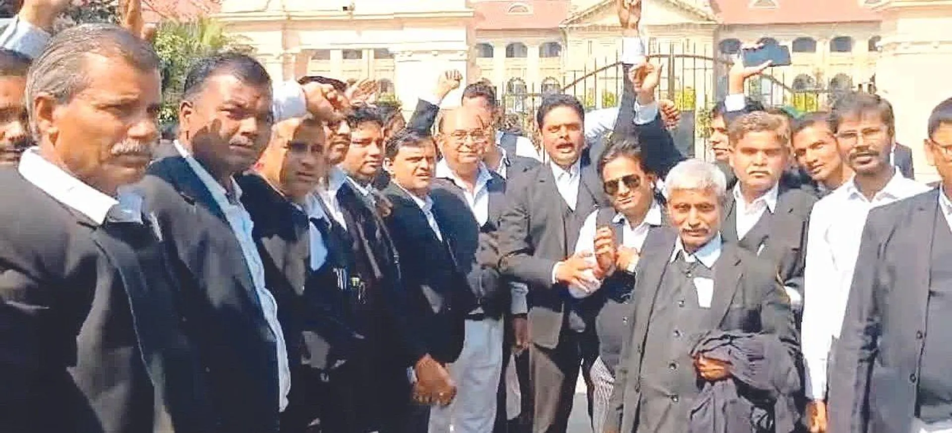 इलाहाबाद हाईकोर्ट में हड़ताल से 30 हजार केस टले