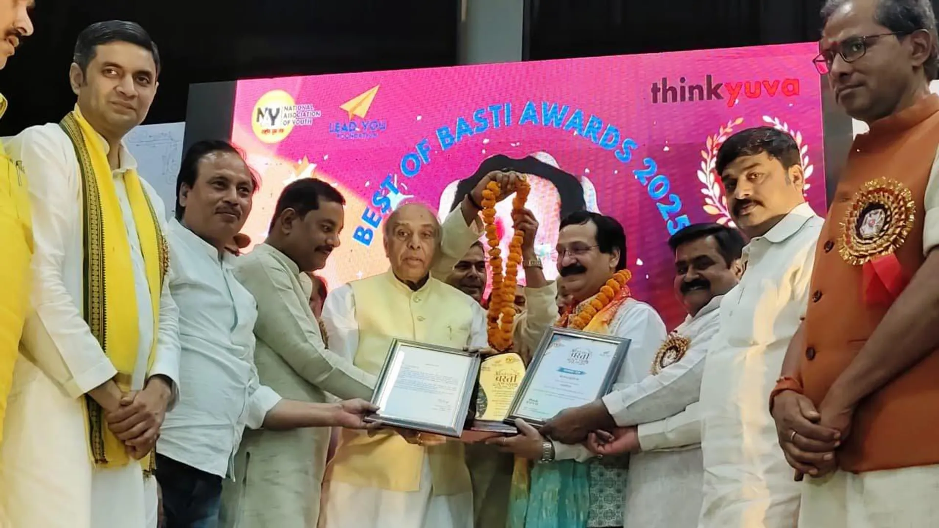 sanjay-dwivedi-best-of-basti-award