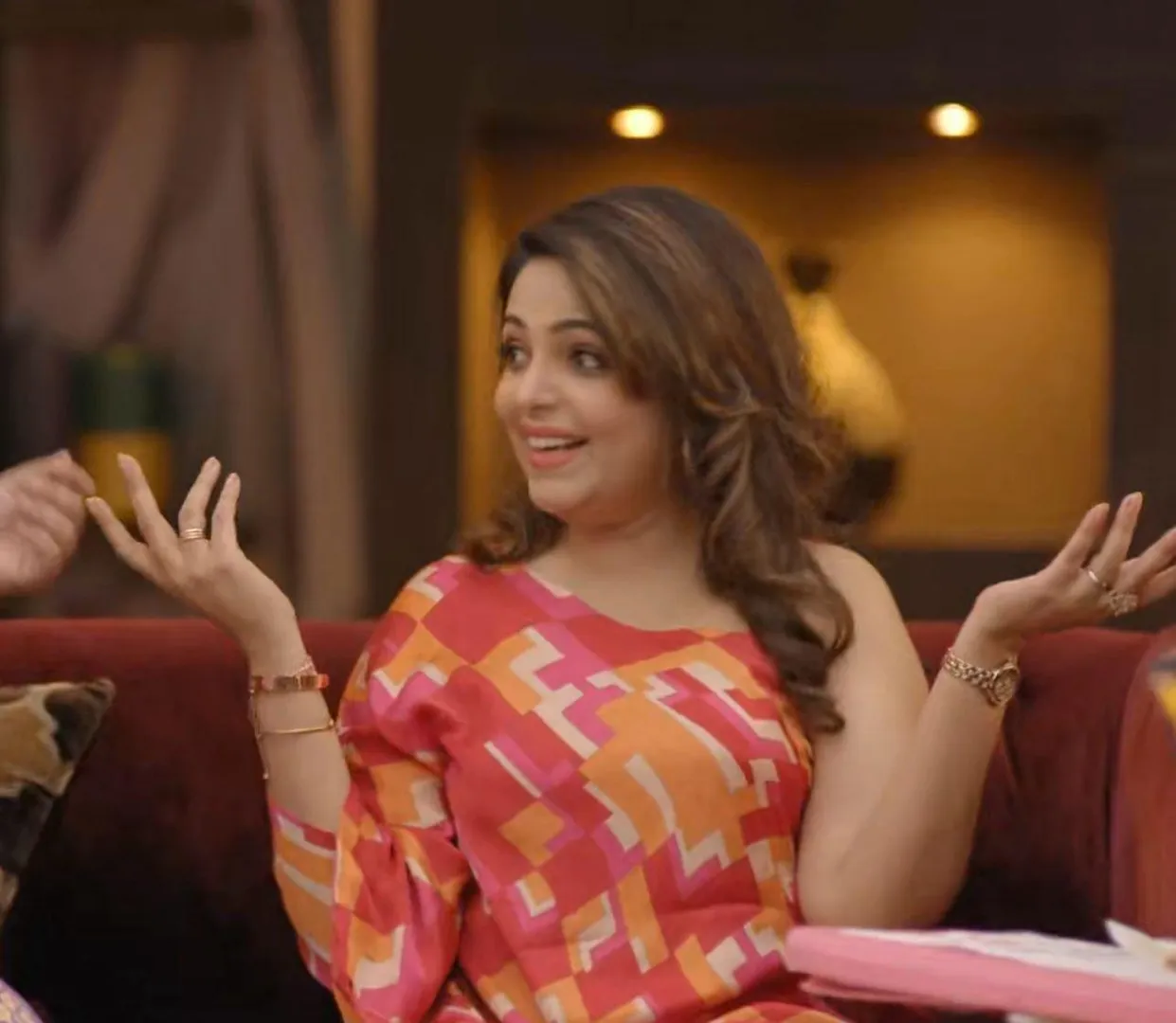 'वागले की दुनिया' में सुमन बनीं सुगंधा मिश्रा की एंट्री ने मचाया बवाल, वागले परिवार के लिए बनी मुसीबत की जड़