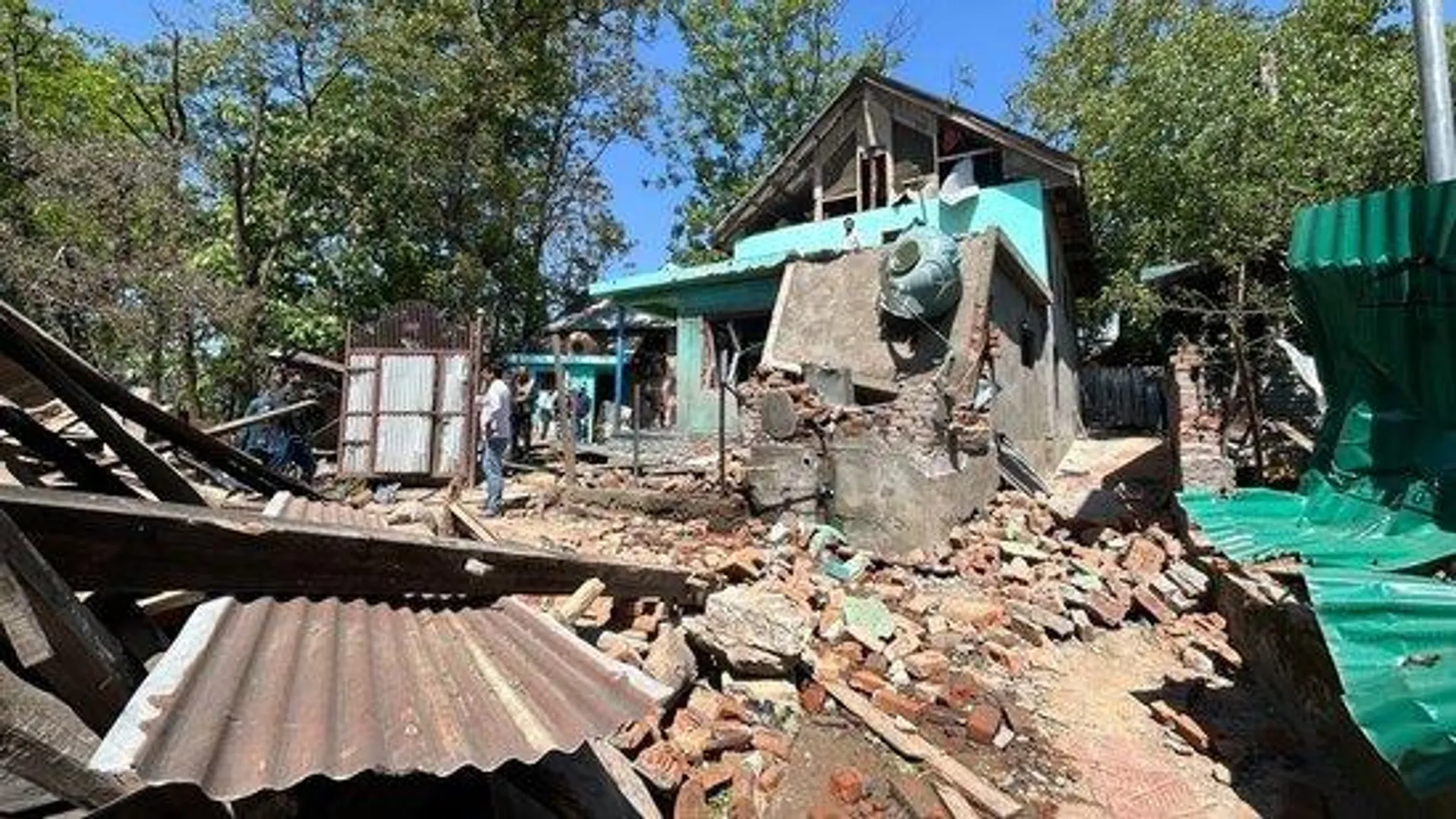 kashmir-search-operation-terror-houses-blast-pakistan-firing-response