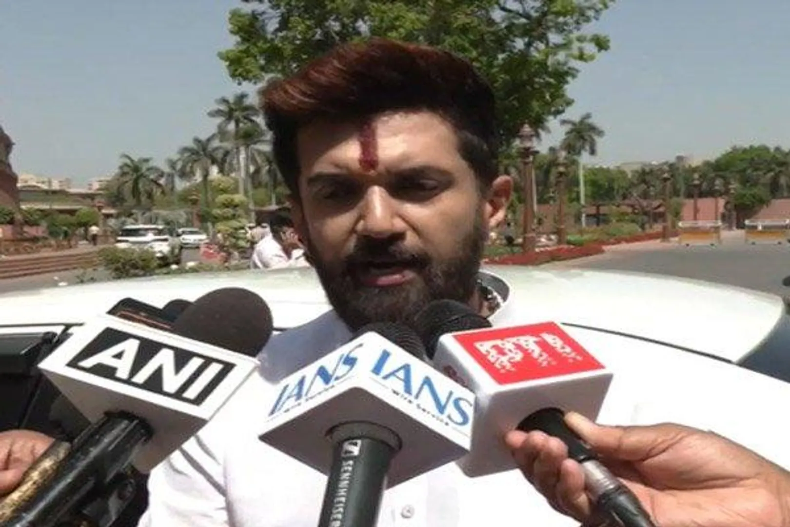 सरकार सदन में जो कुछ पेश करती है, विपक्ष को असंवैधानिक लगता है : चिराग पासवान