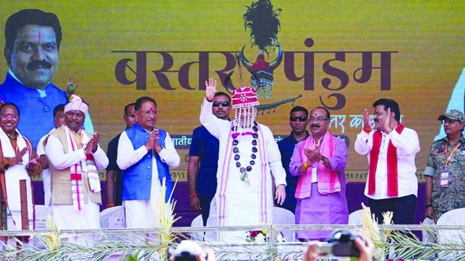 amit-shah-announces-end-of-naxalism-in-bastar-by-next-navratri