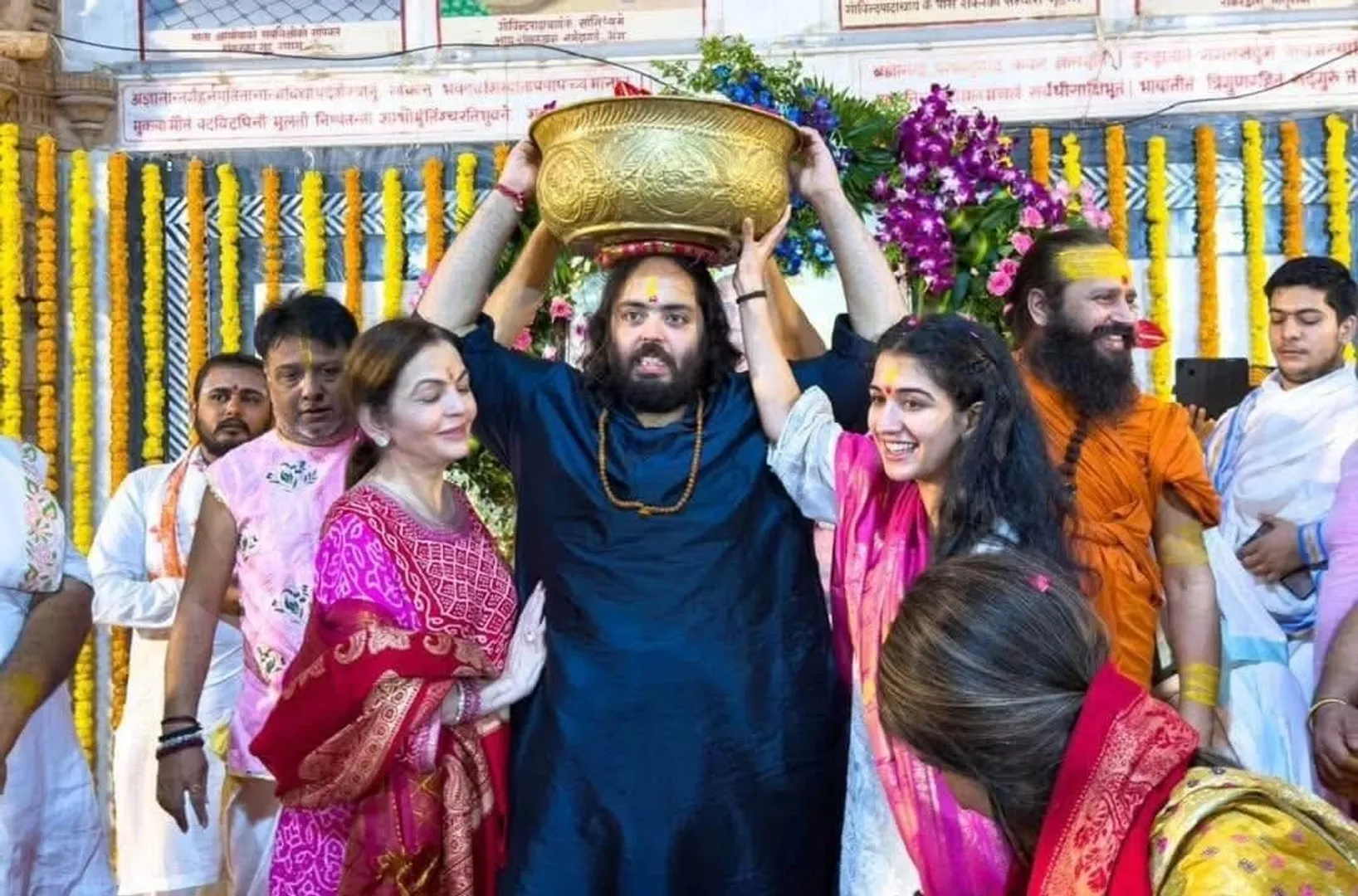 anant-ambani-170-km-padyatra-dwarkadhish-temple