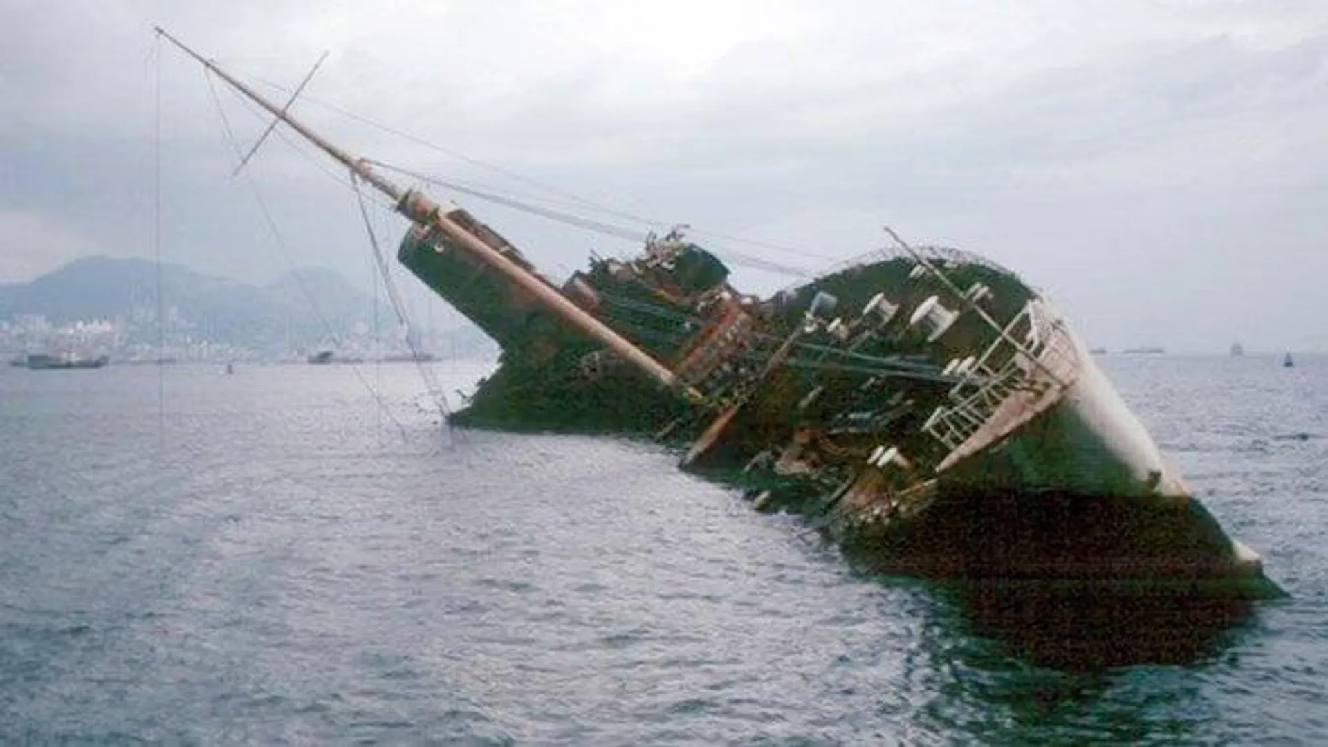 ग्रीस में नाव हादसा: चार प्रवासियों की मौत, 23 को बचाया गया