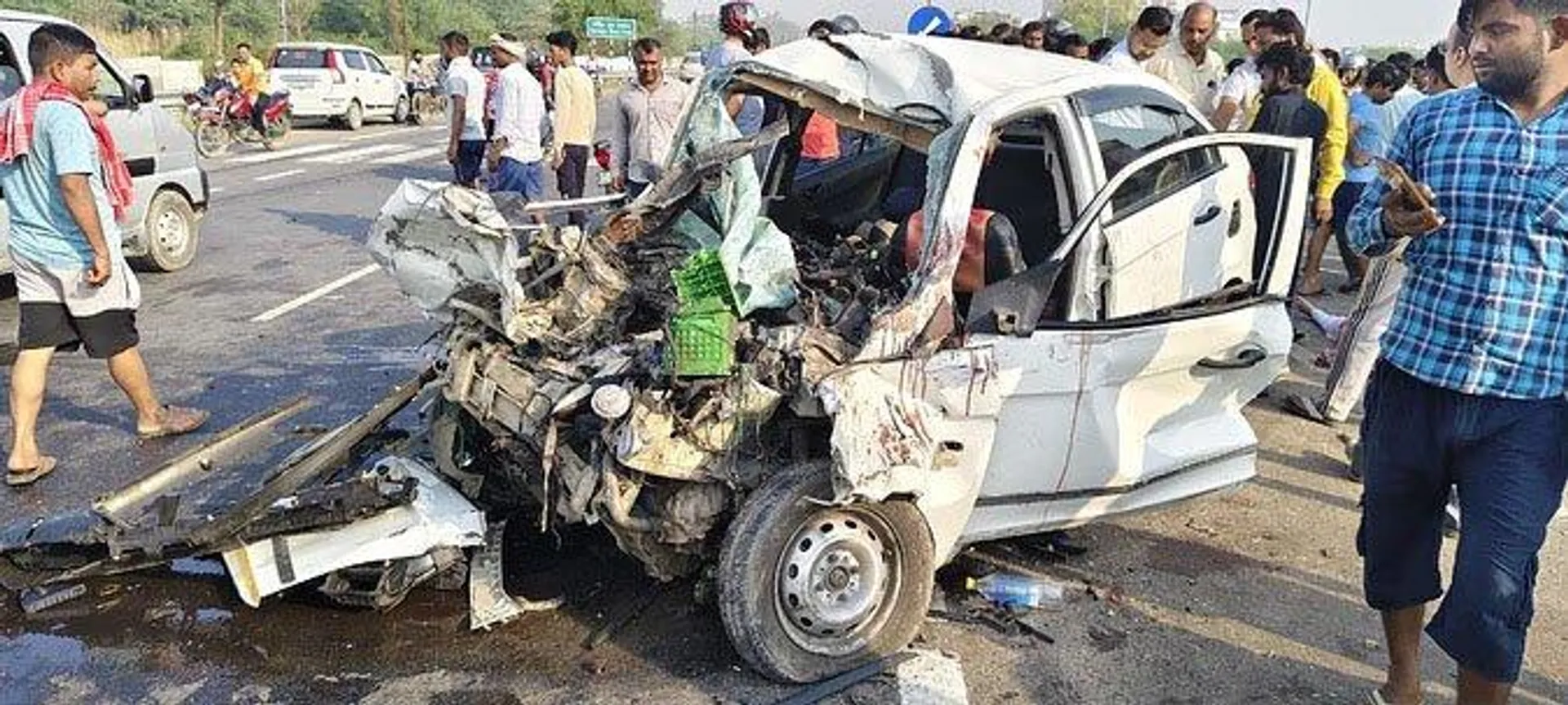 कानपुर में दर्दनाक सड़क हादसा: स्कूल जा रही महिला शिक्षिकाओं की बस-कार भिड़ंत में मौत