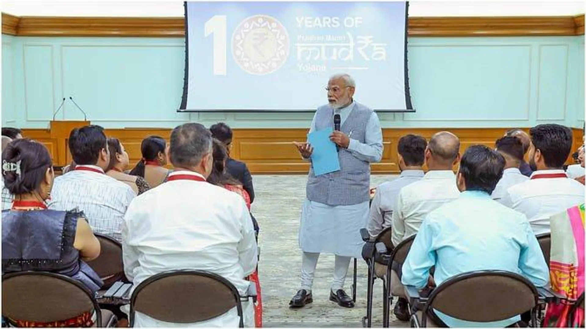 'मुद्रा योजना ने बदली करोड़ों ज़िंदगियां', प्रधानमंत्री मोदी ने लाभार्थियों से की मुलाकात