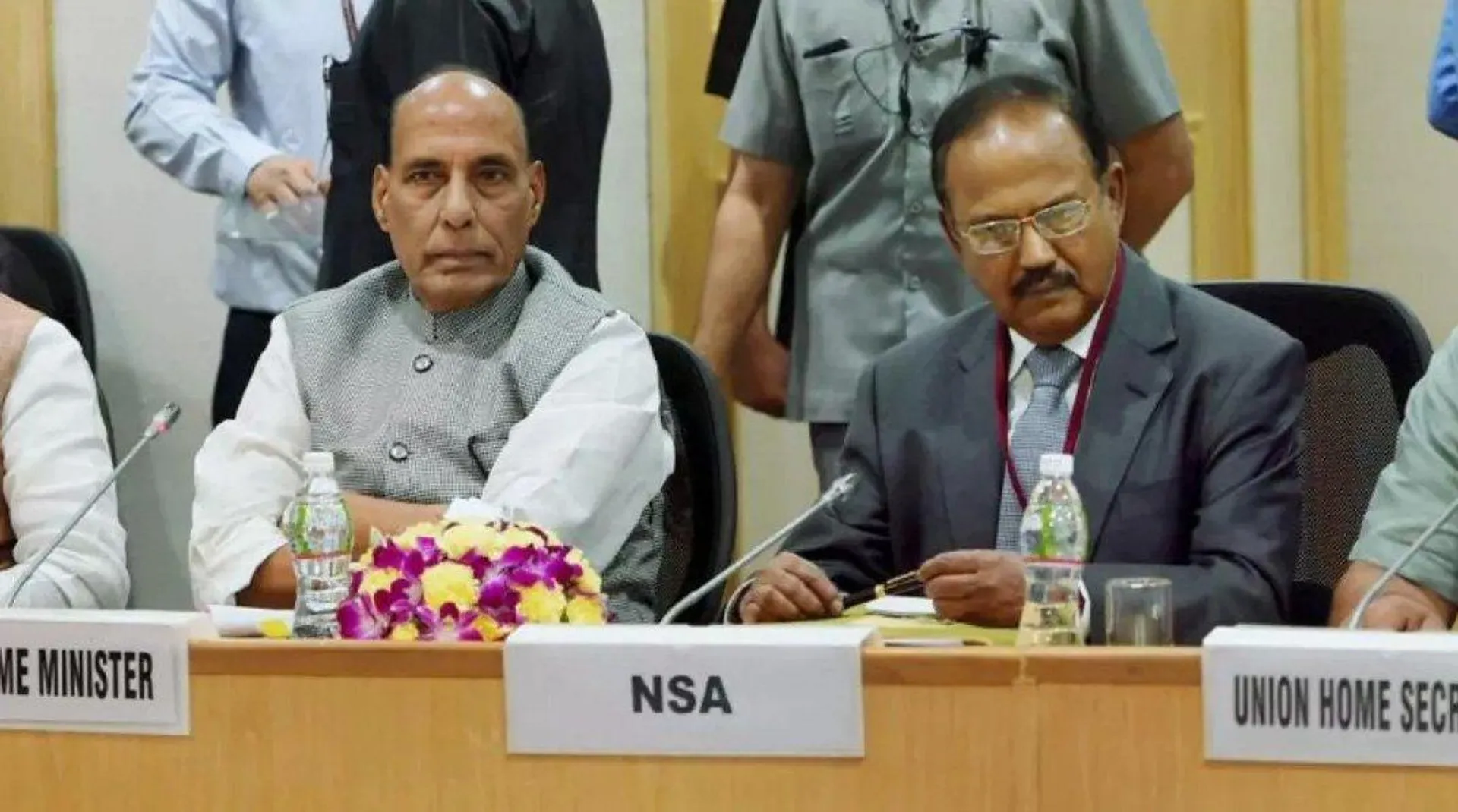 आतंकियों पर एक्शन की तैयारी, दिल्ली में रक्षा मंत्री की हाई लेवल मीटिंग शुरु