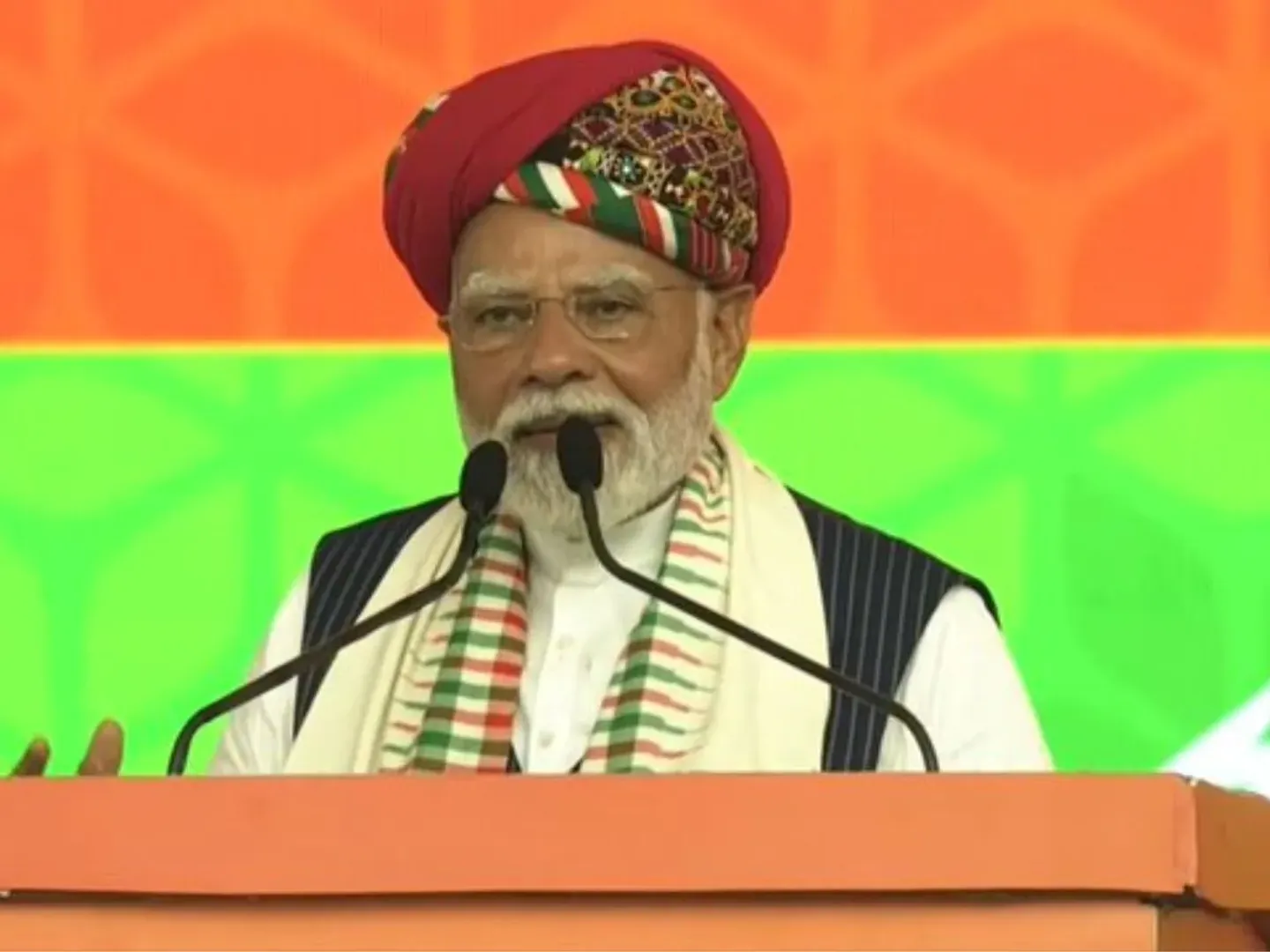 pm-modi-kutch-visit-pakistan-warning-operation-sindoor