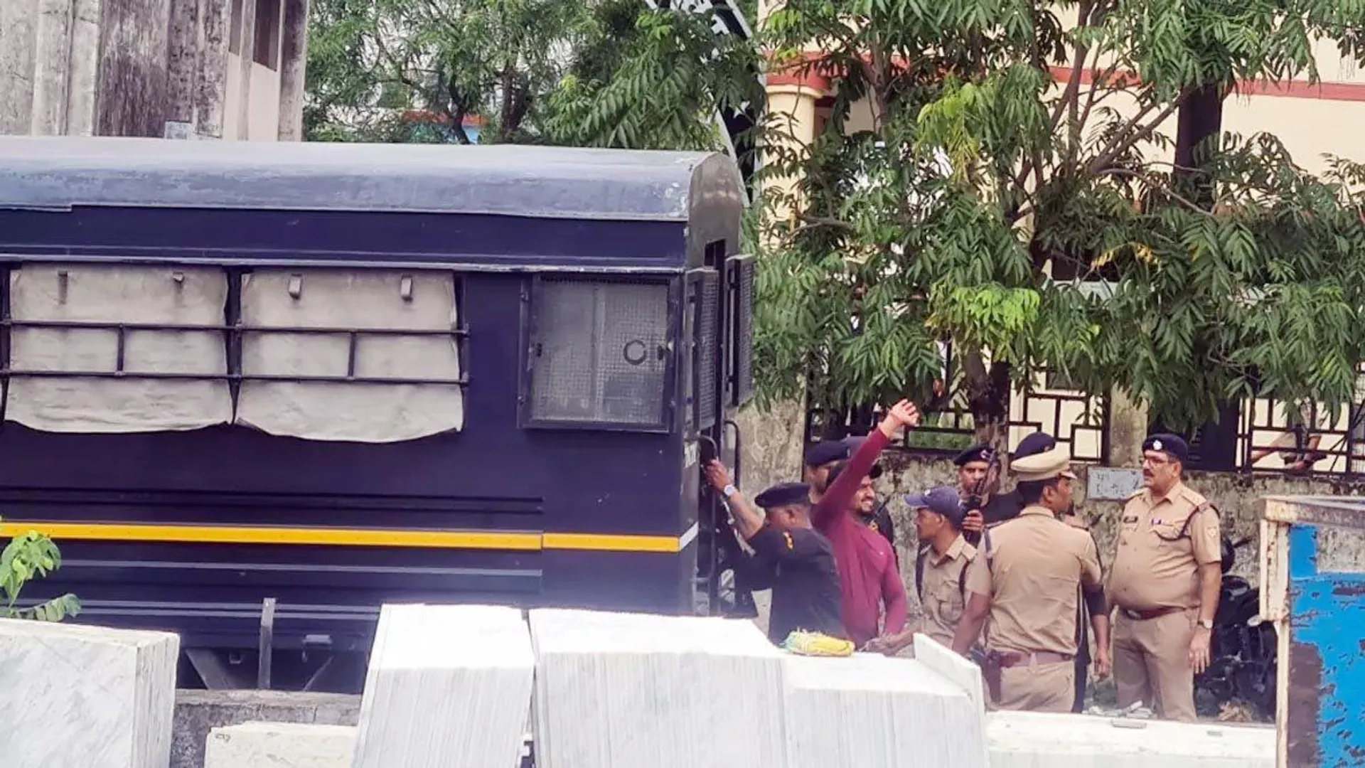 अंकिता के गुनहगारों को उम्रकैद, पर न कोई पछतावा, न शर्म, सौरभ ने मुस्कराकर किया लोगों का अभिवादन