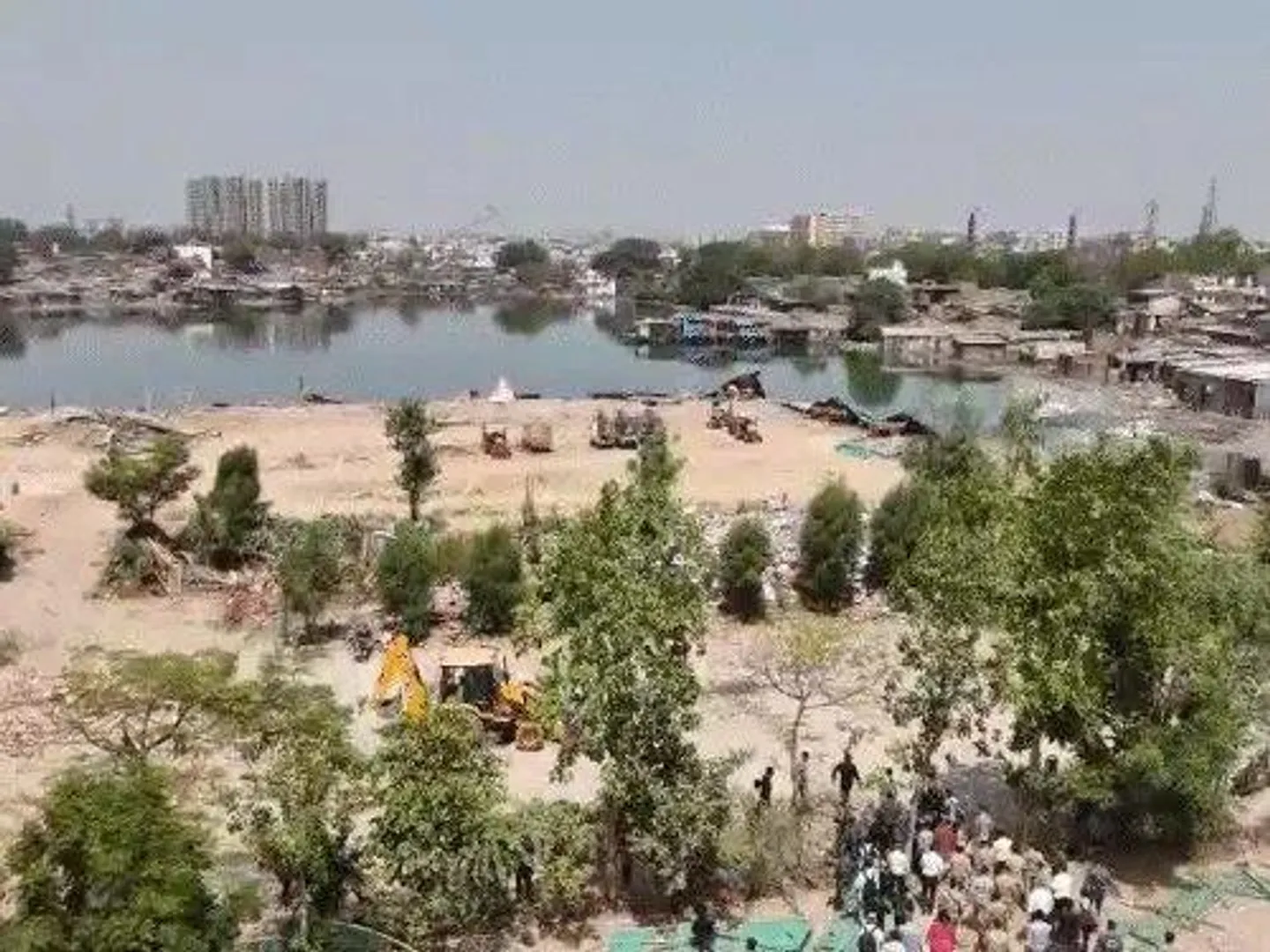 अहमदाबाद में दोबारा चला बुलडोज़र: चंदोला झील क्षेत्र में 2000 से ज्यादा अवैध ढांचे ढहाए, बांग्लादेशी घुसपैठियों पर बड़ी कार्रवाई