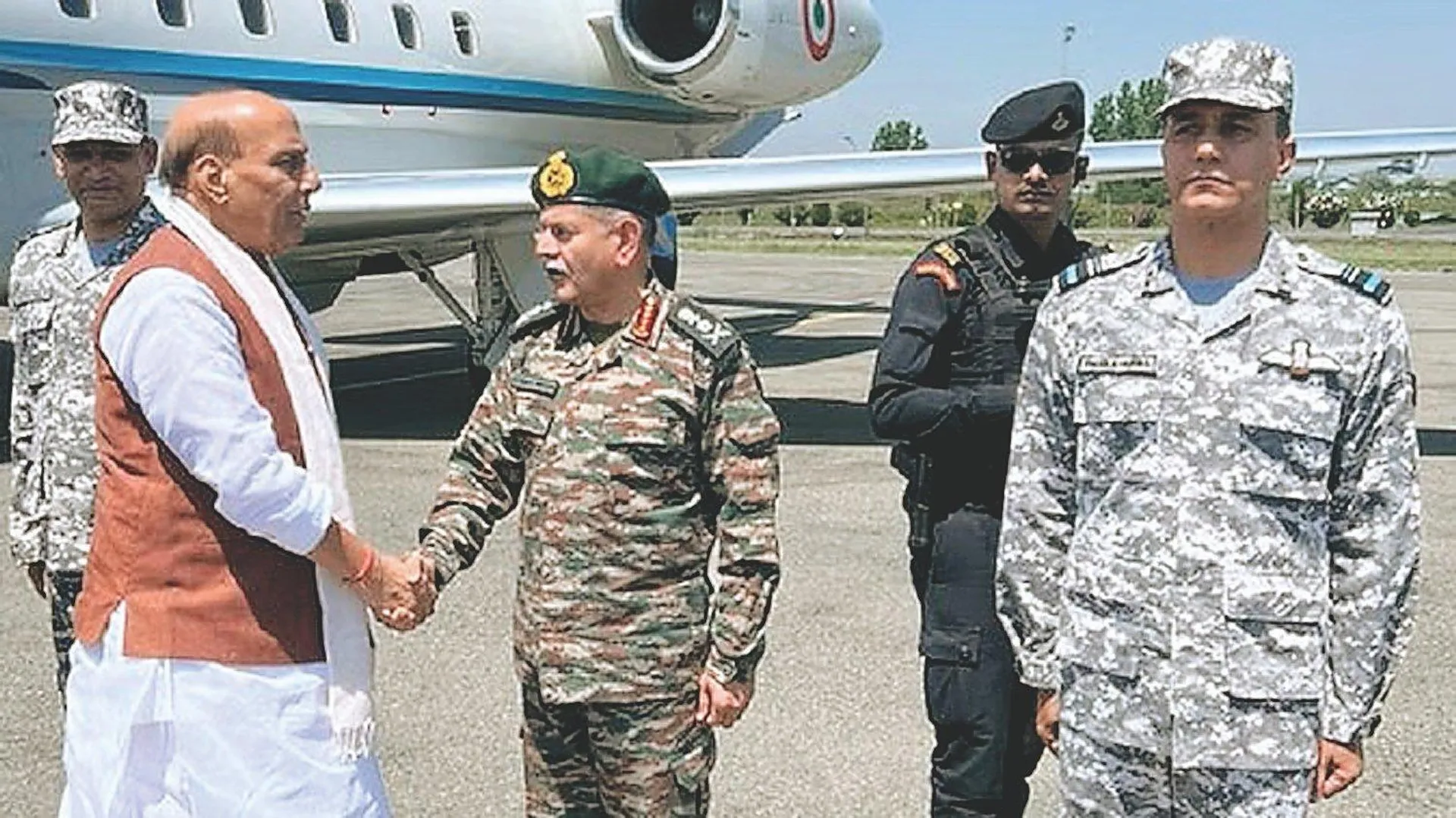 ऑपरेशन सिंदूर के बाद रक्षा मंत्री राजनाथ सिंह का पहला जम्मू-कश्मीर दौरा, जवानों से करेंगे मुलाकात